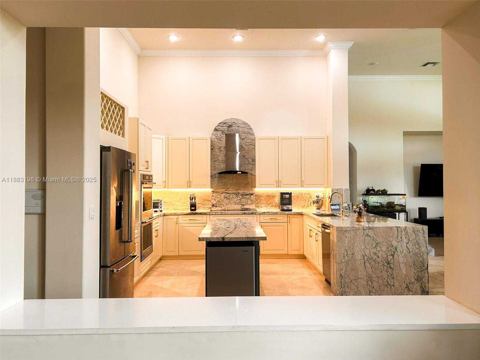 Small Image of 13742 NORTH WEST 11TH CT, Pembroke Pines Number 25