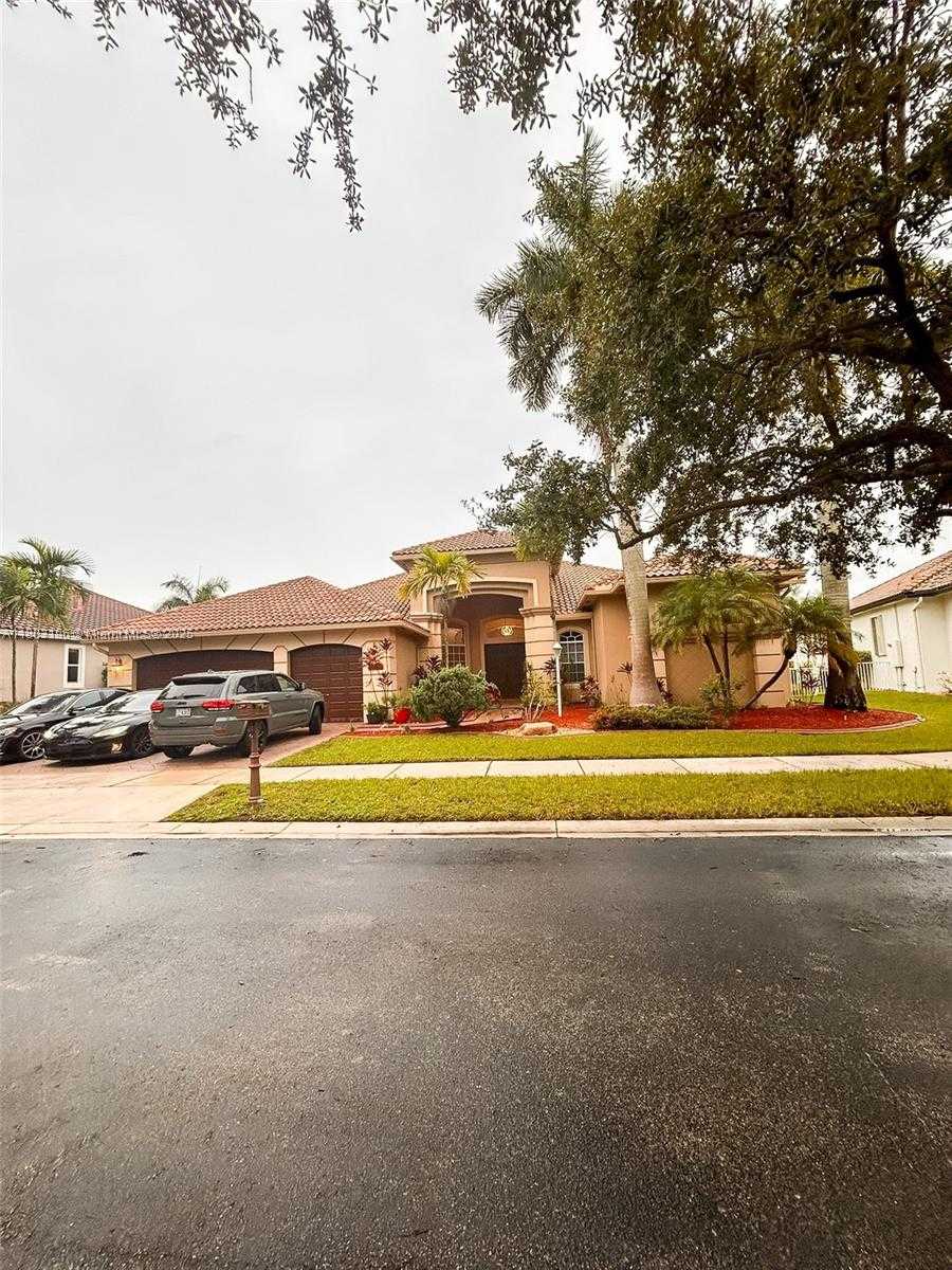 Small Image of 13742 NORTH WEST 11TH CT, Pembroke Pines Number 29