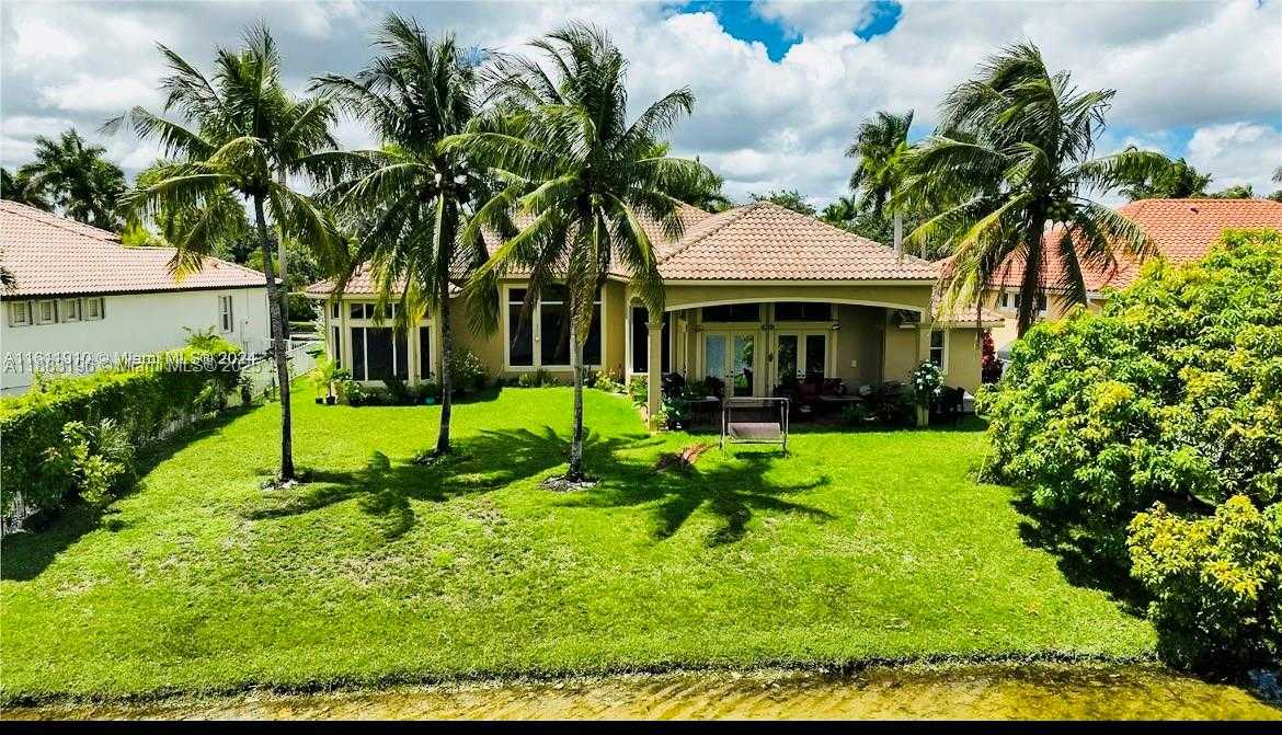 Small Image of 13742 NORTH WEST 11TH CT, Pembroke Pines Number 3