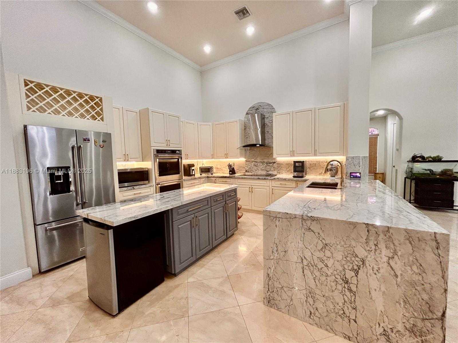 Small Image of 13742 NORTH WEST 11TH CT, Pembroke Pines Number 7