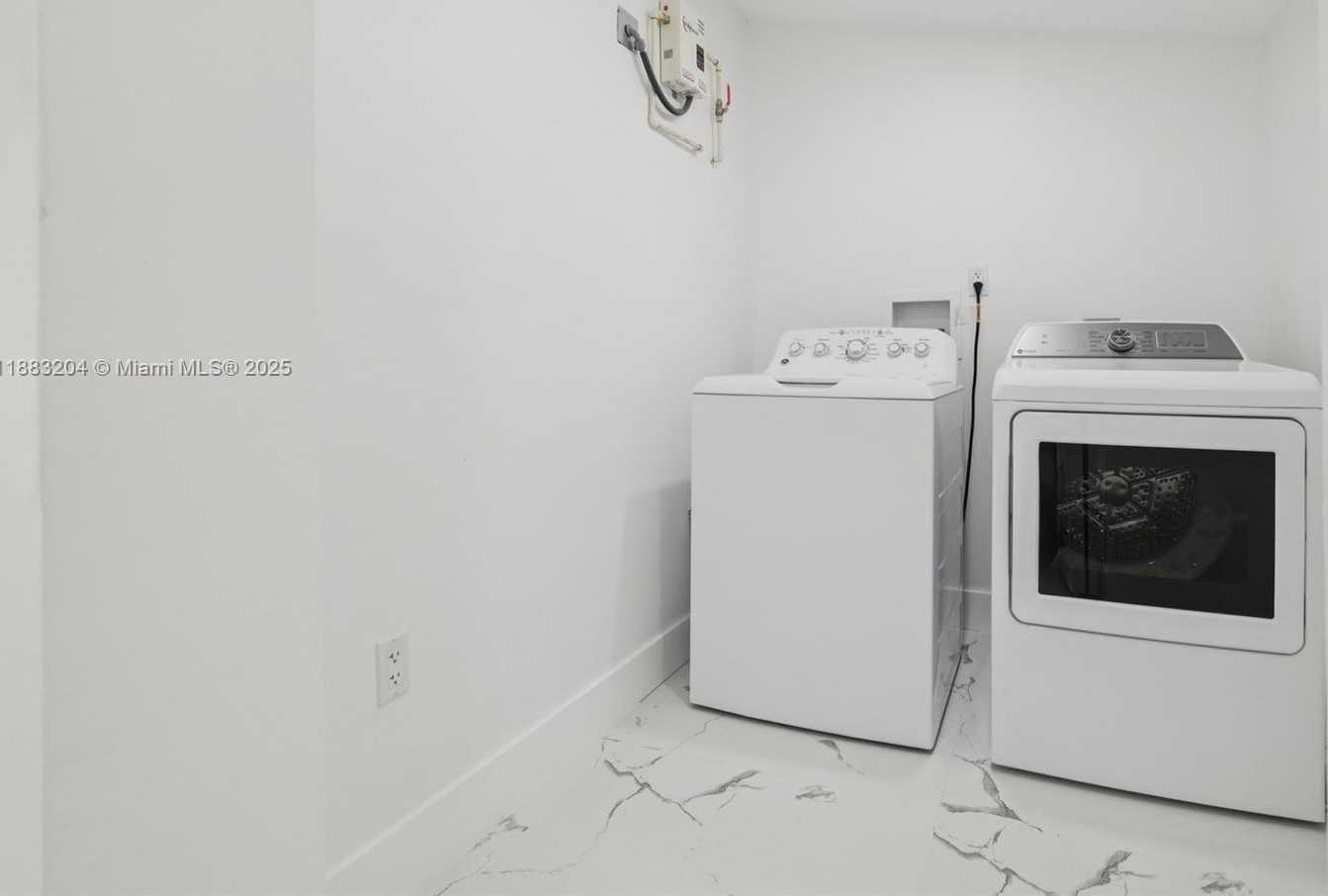 Small Image of 232 SOUTH WEST 22ND ST, Fort Lauderdale Number 31