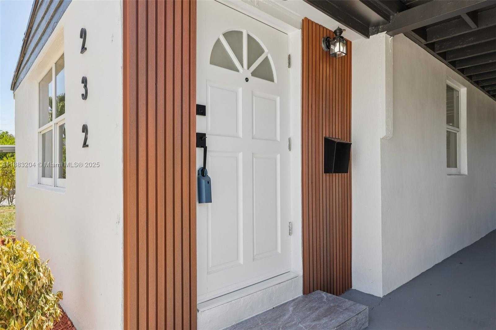 Small Image of 232 SOUTH WEST 22ND ST, Fort Lauderdale Number 7