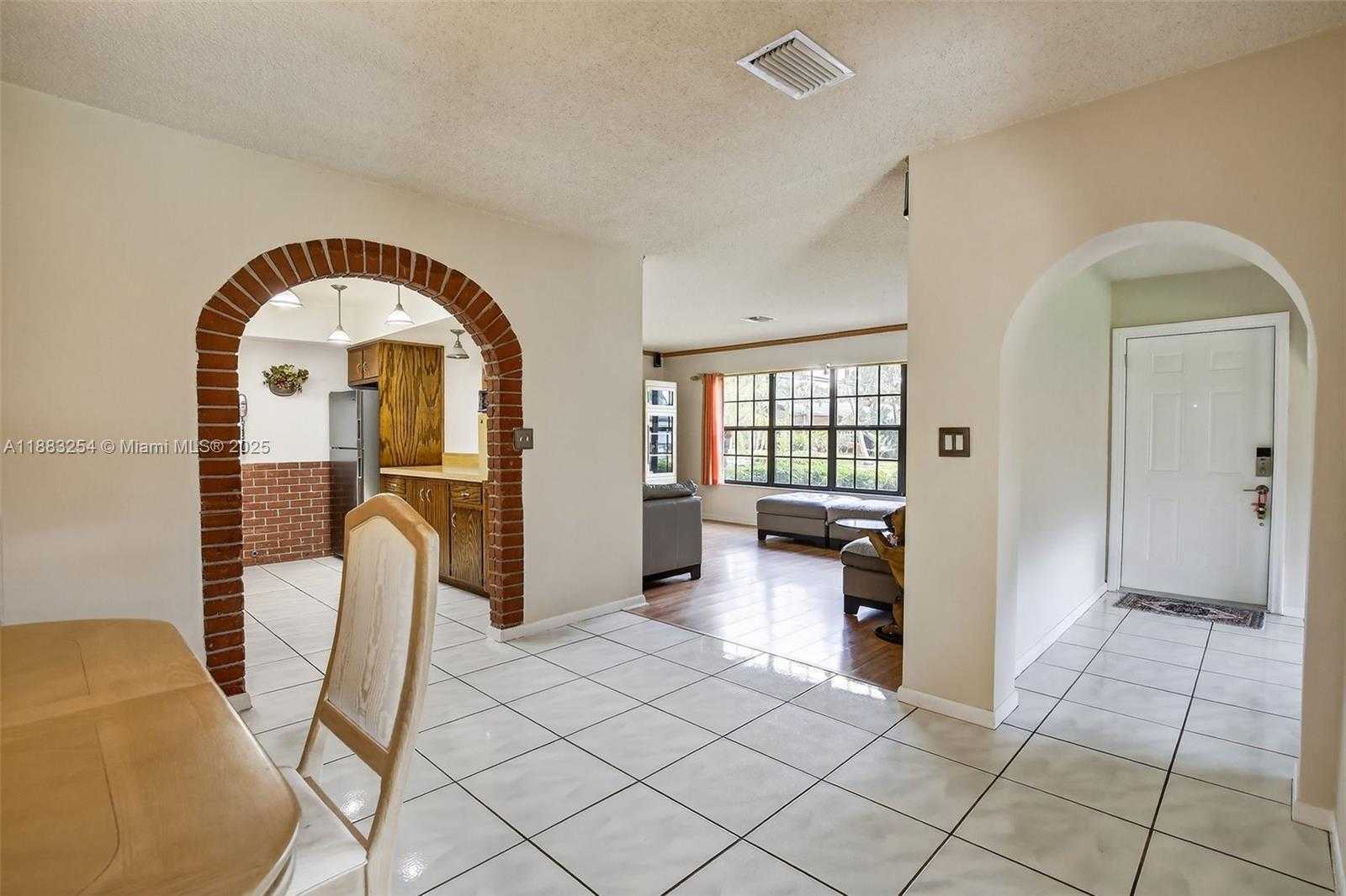 Small Image of 5260 REDWOOD CT, Plantation Number 10