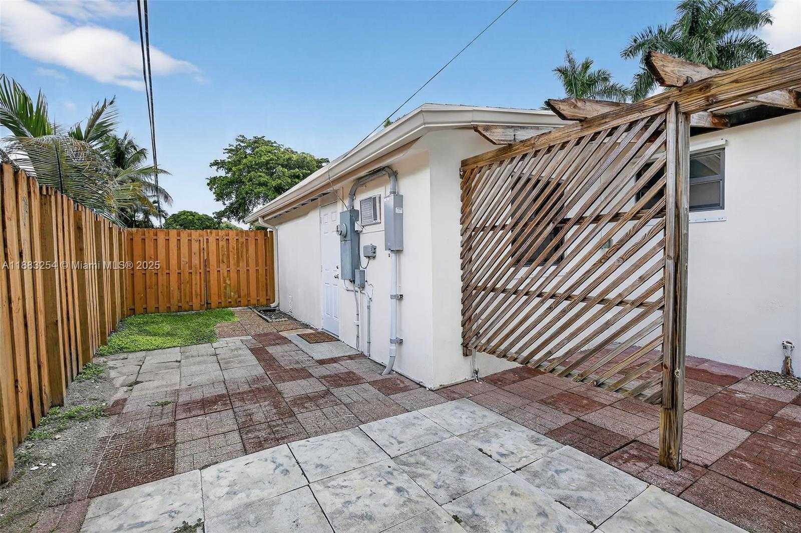 Small Image of 5260 REDWOOD CT, Plantation Number 25