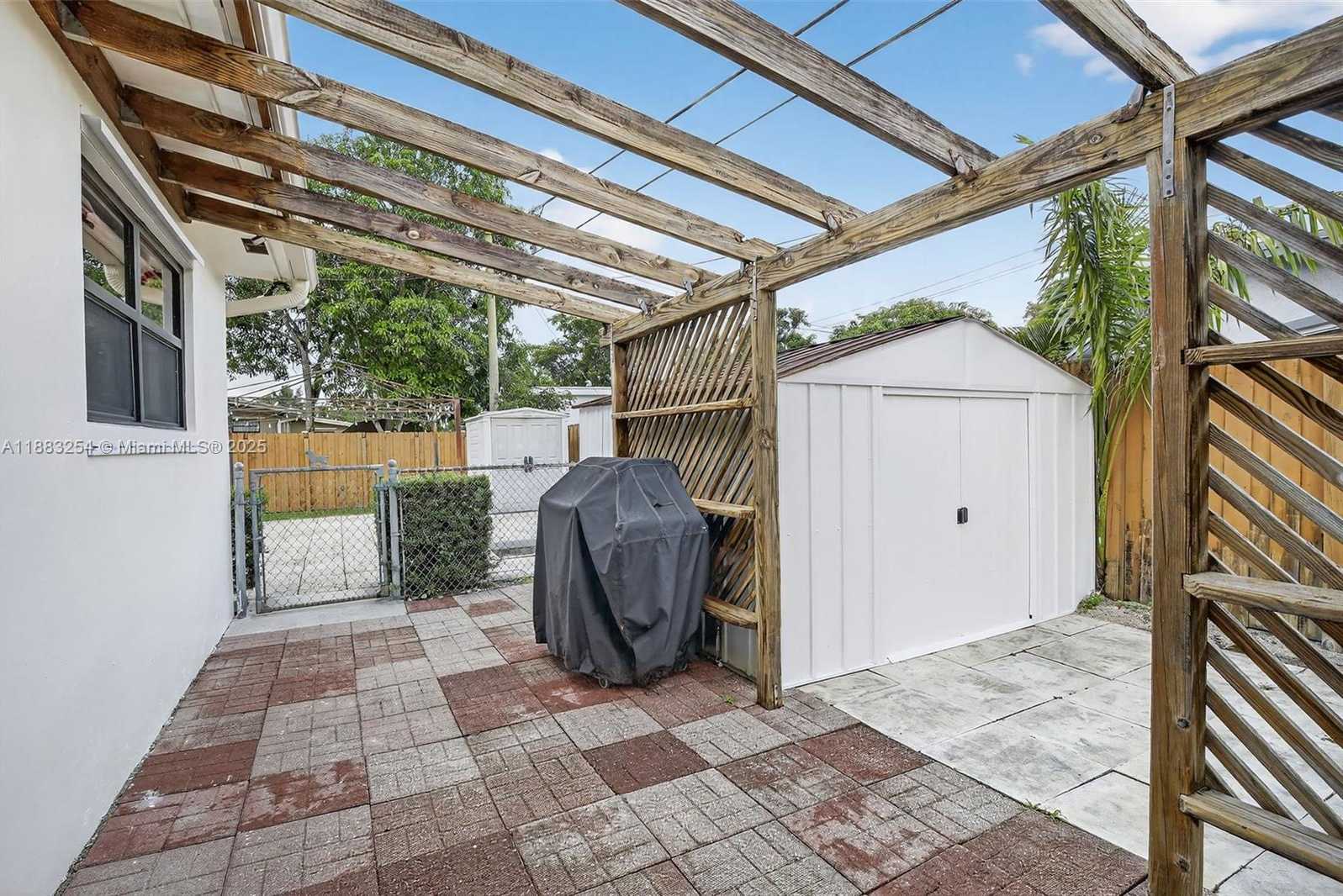 Small Image of 5260 REDWOOD CT, Plantation Number 26