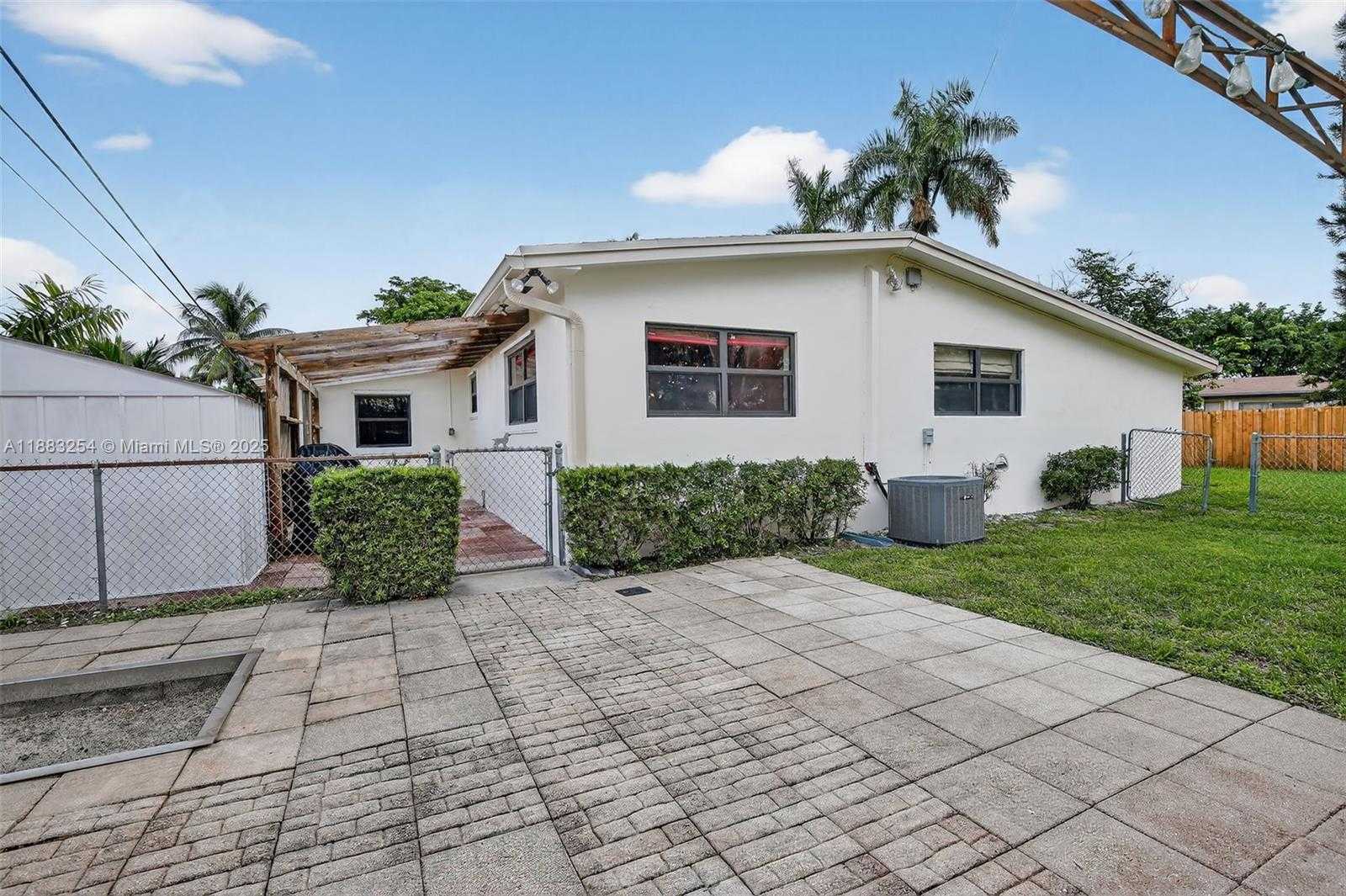 Small Image of 5260 REDWOOD CT, Plantation Number 29