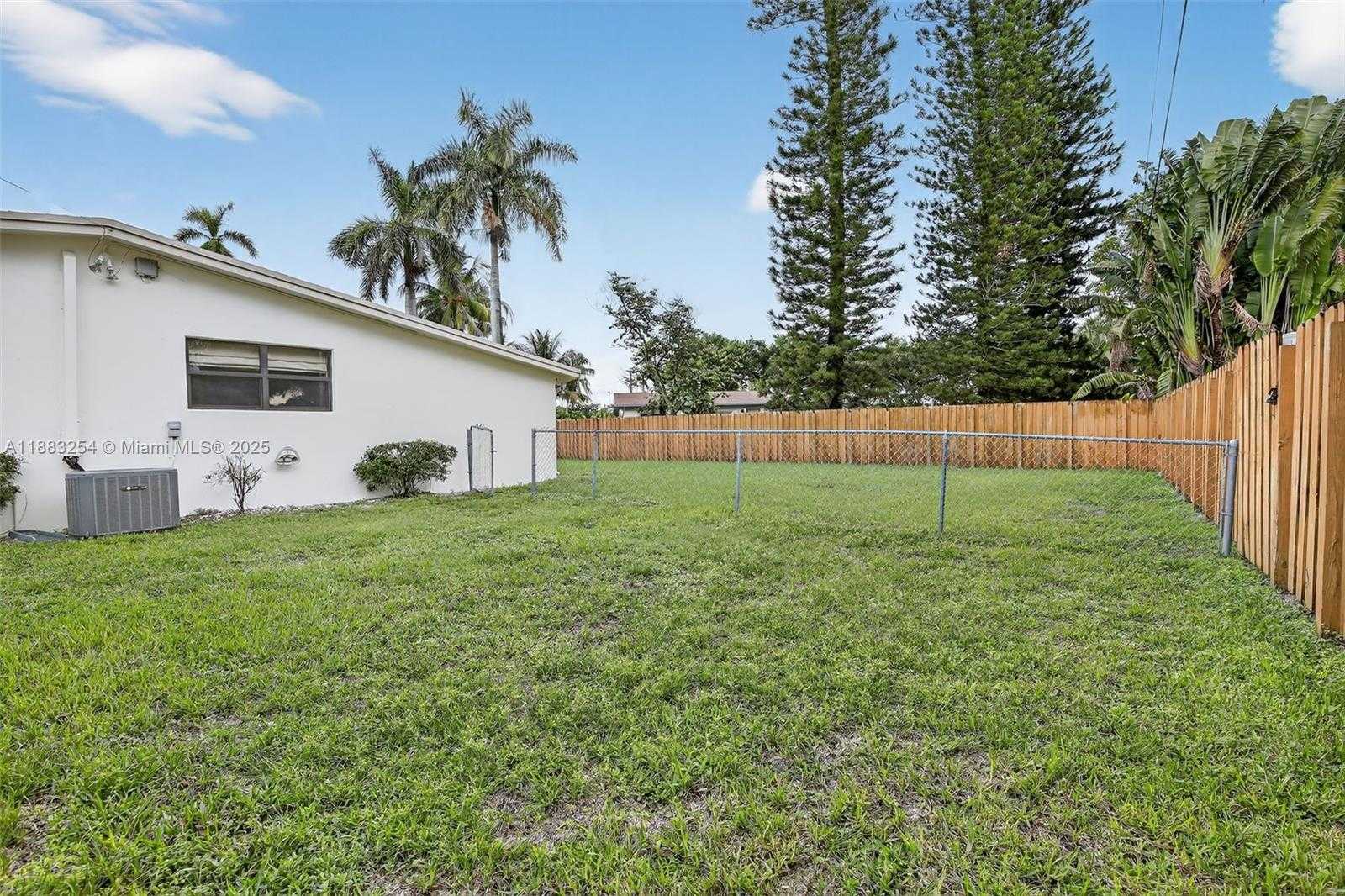 Small Image of 5260 REDWOOD CT, Plantation Number 30