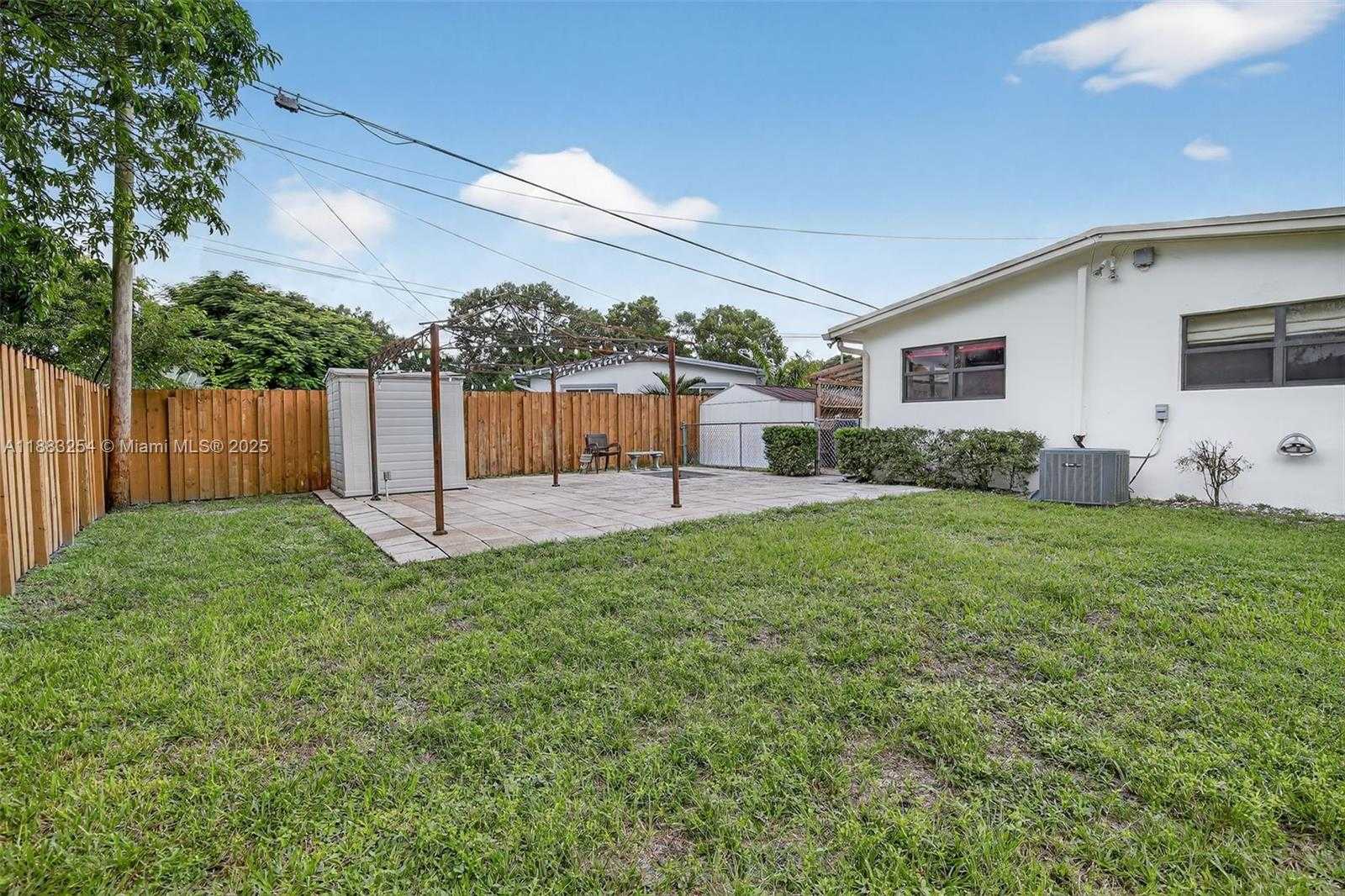 Small Image of 5260 REDWOOD CT, Plantation Number 40