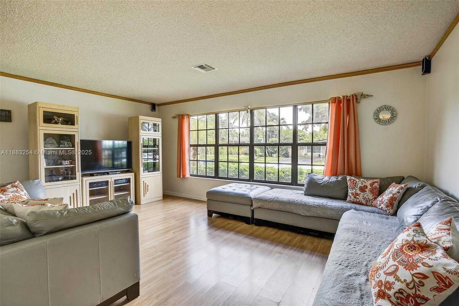 Small Image of 5260 REDWOOD CT, Plantation Number 5