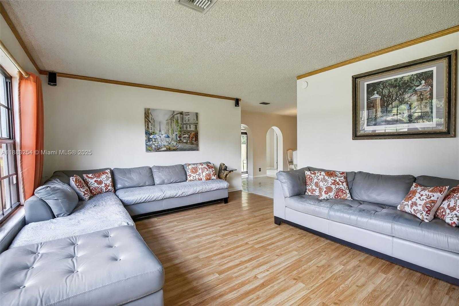Small Image of 5260 REDWOOD CT, Plantation Number 6
