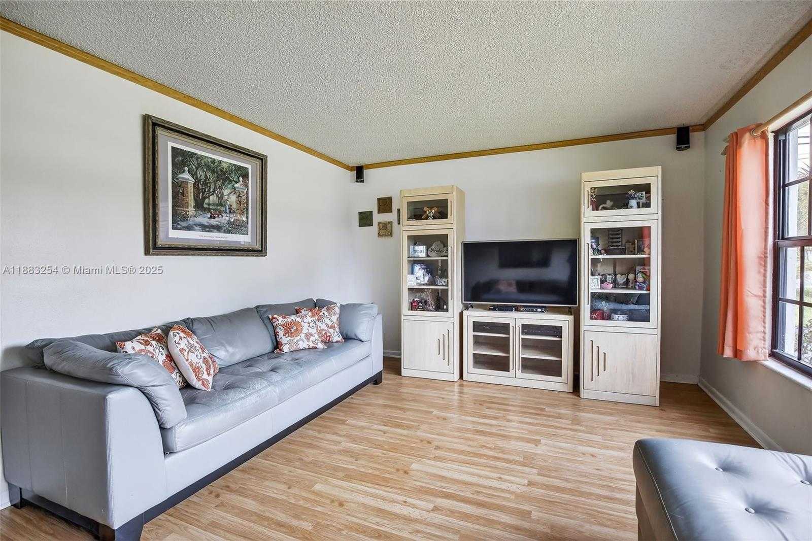 Small Image of 5260 REDWOOD CT, Plantation Number 7