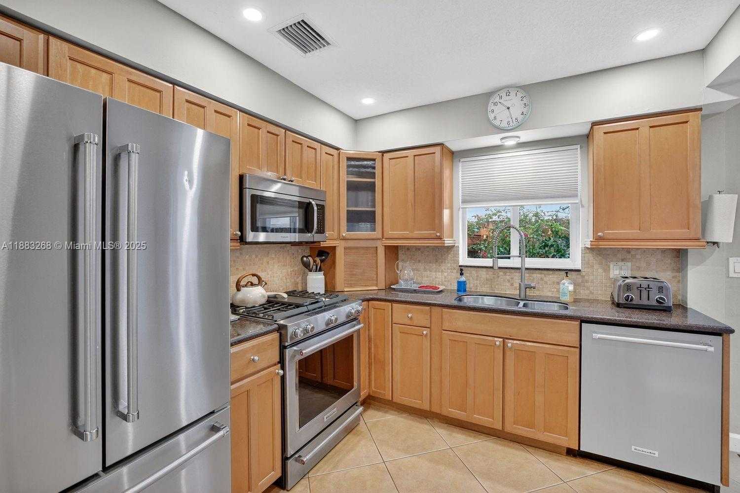 Small Image of 301 NORTH EAST 48TH ST, Oakland Park Number 18