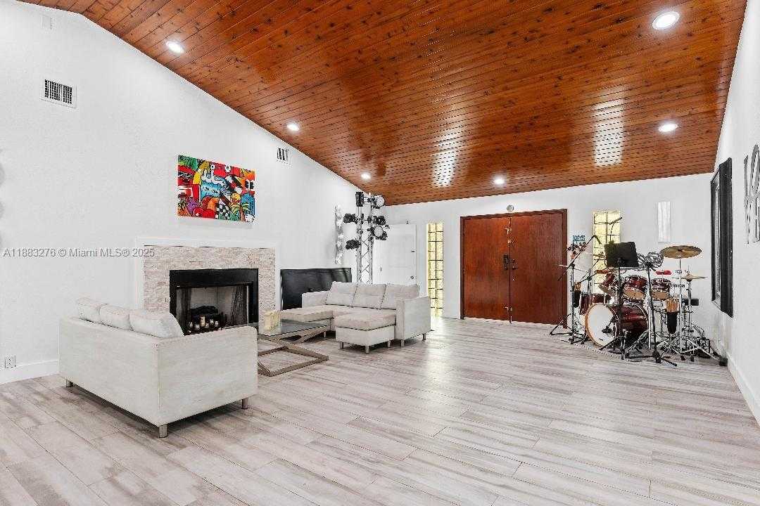 Small Image of 14401 SOUTH WEST 23RD ST, Davie Number 10