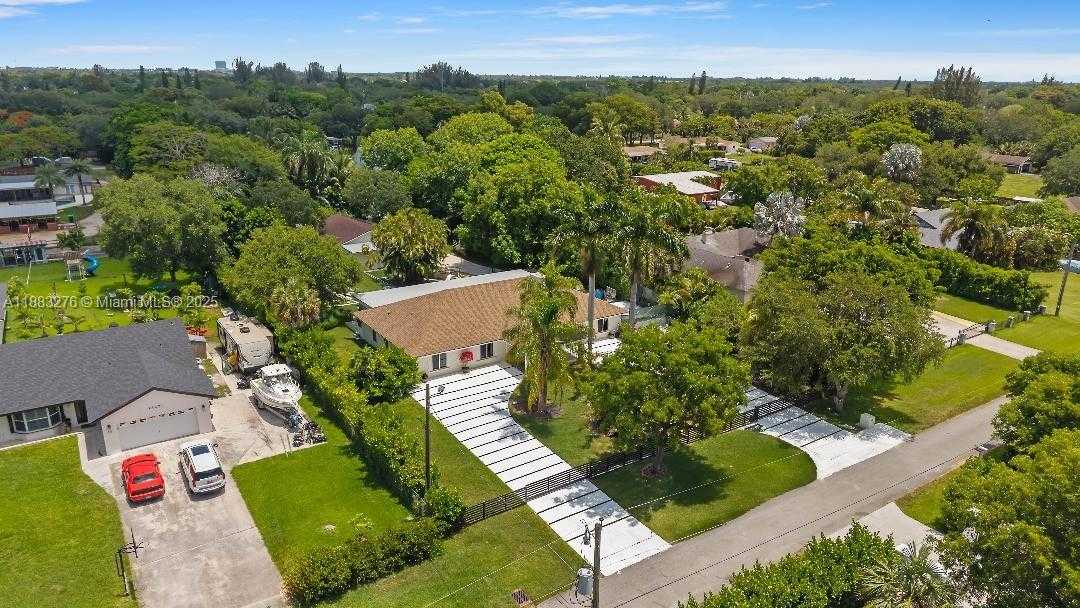 Small Image of 14401 SOUTH WEST 23RD ST, Davie Number 15