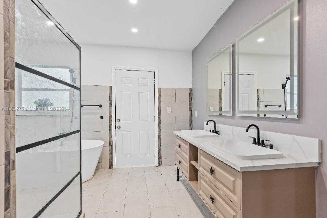 Small Image of 14401 SOUTH WEST 23RD ST, Davie Number 31