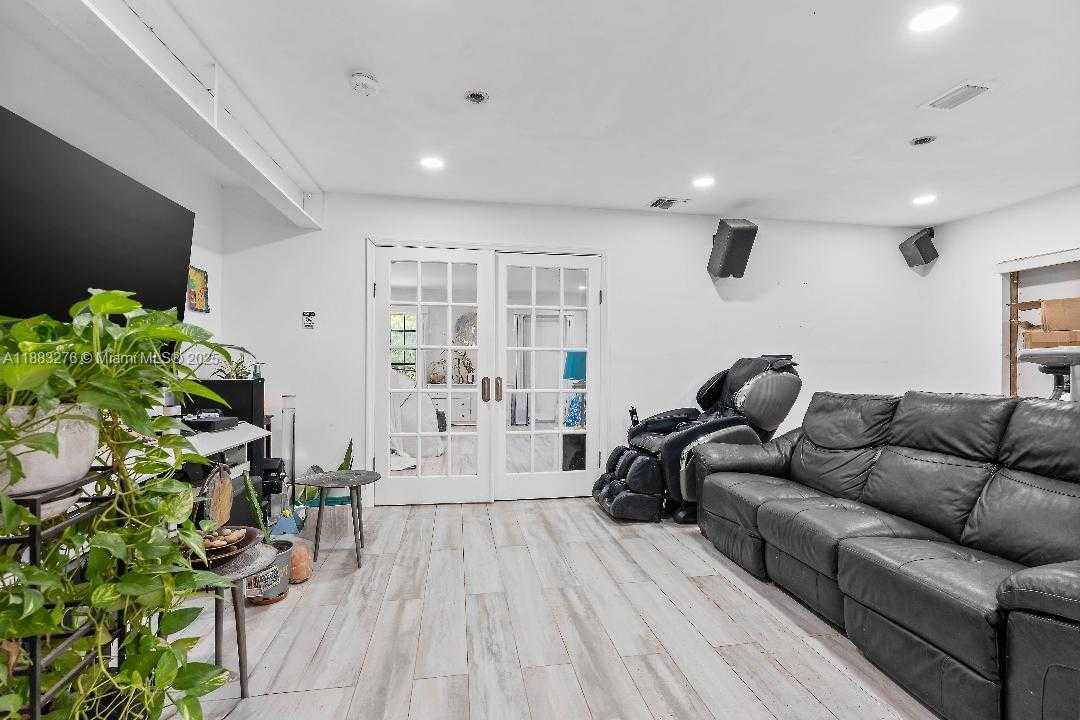 Small Image of 14401 SOUTH WEST 23RD ST, Davie Number 35