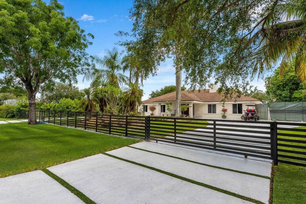 Small Image of 14401 SOUTH WEST 23RD ST, Davie Number 37