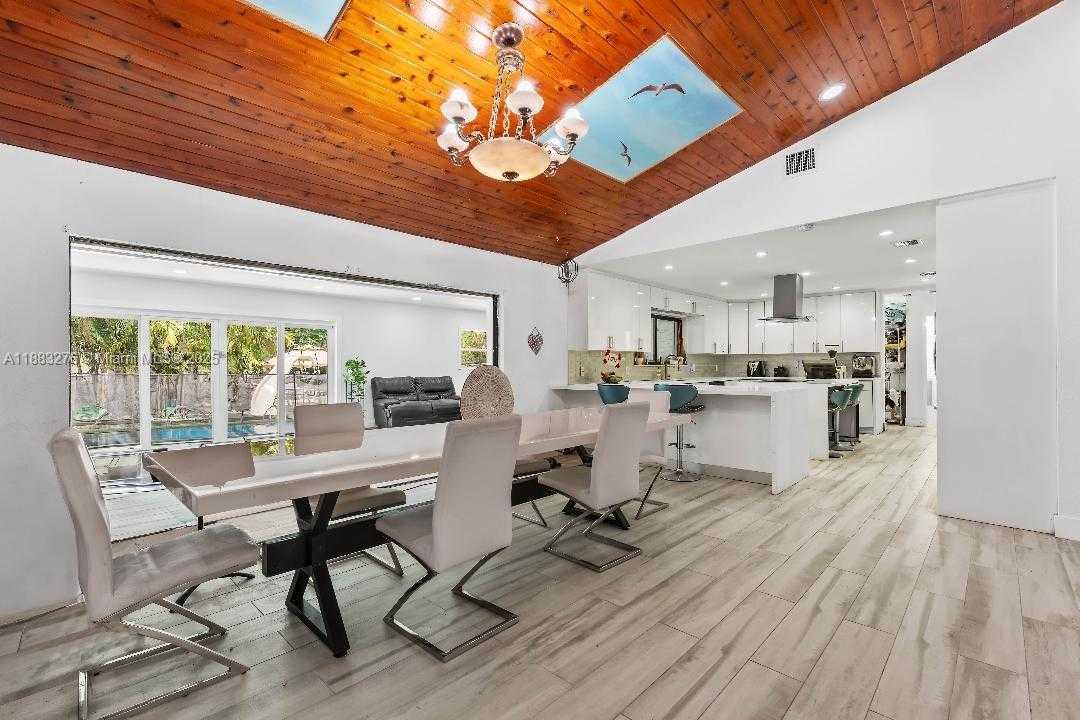 Small Image of 14401 SOUTH WEST 23RD ST, Davie Number 7