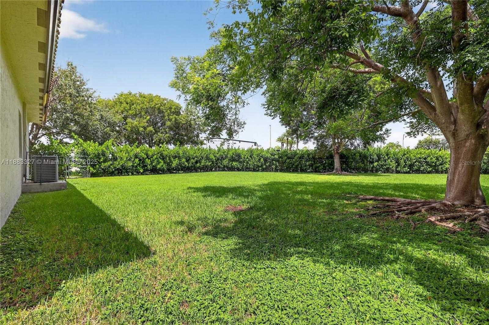 Small Image of 27601 SOUTH WEST 152ND CT, Homestead Number 32