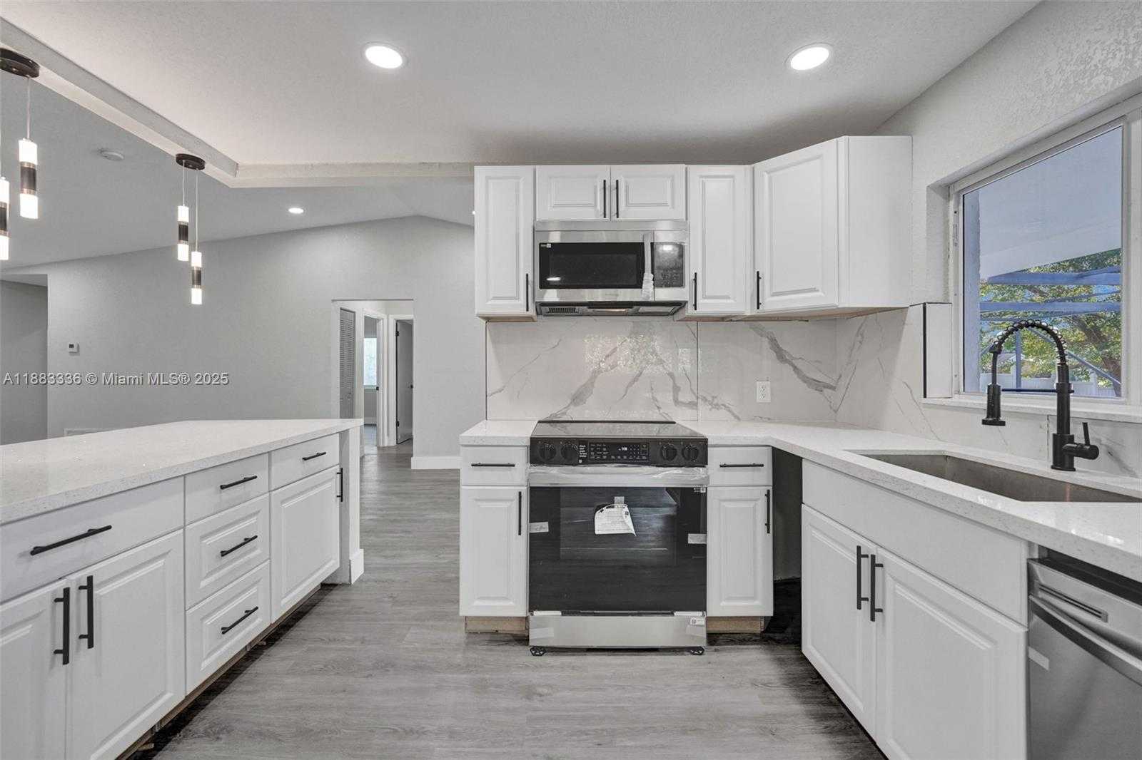 Small Image of 8400 NORTH WEST 7TH ST, Pembroke Pines Number 12