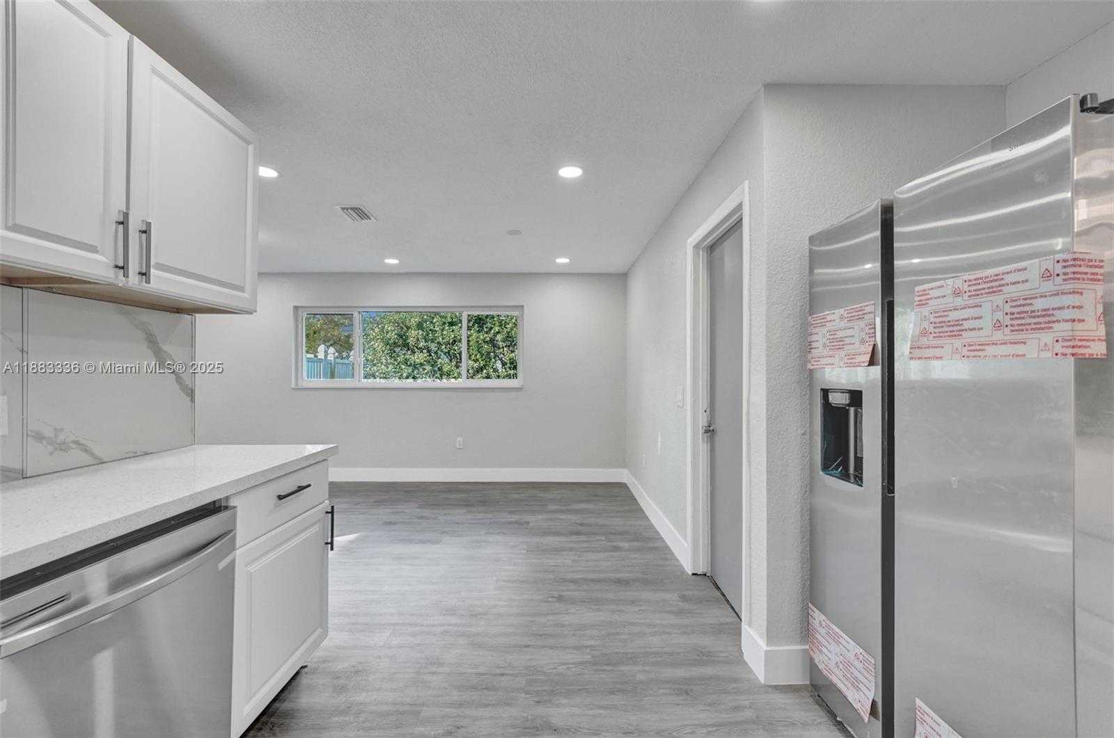 Small Image of 8400 NORTH WEST 7TH ST, Pembroke Pines Number 17