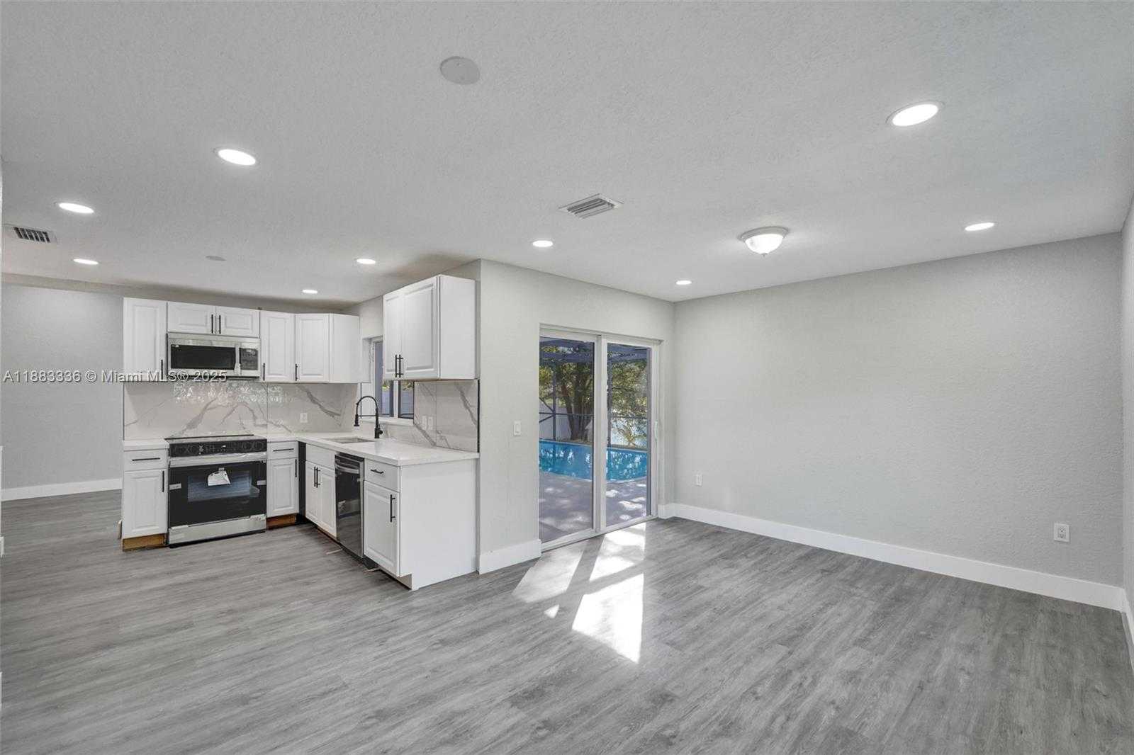 Small Image of 8400 NORTH WEST 7TH ST, Pembroke Pines Number 18