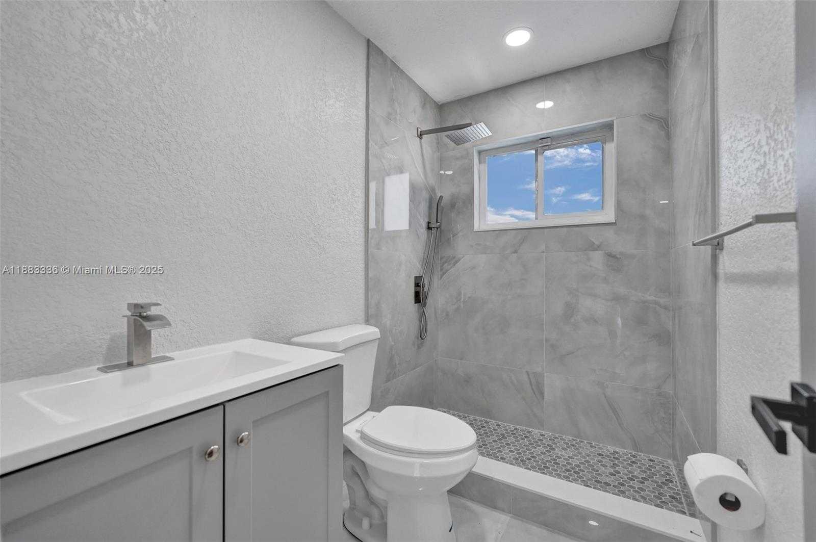 Small Image of 8400 NORTH WEST 7TH ST, Pembroke Pines Number 22