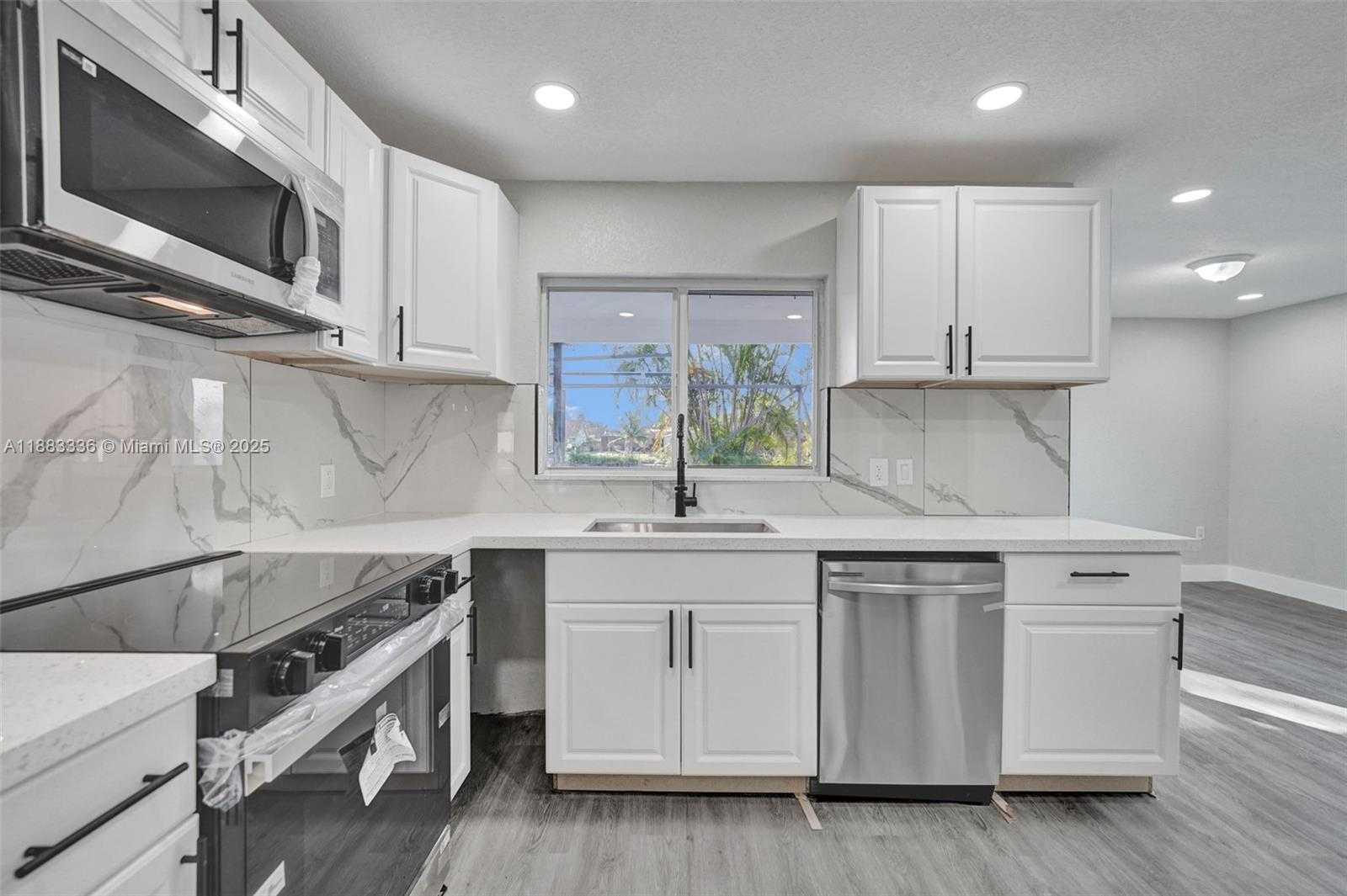 Small Image of 8400 NORTH WEST 7TH ST, Pembroke Pines Number 3