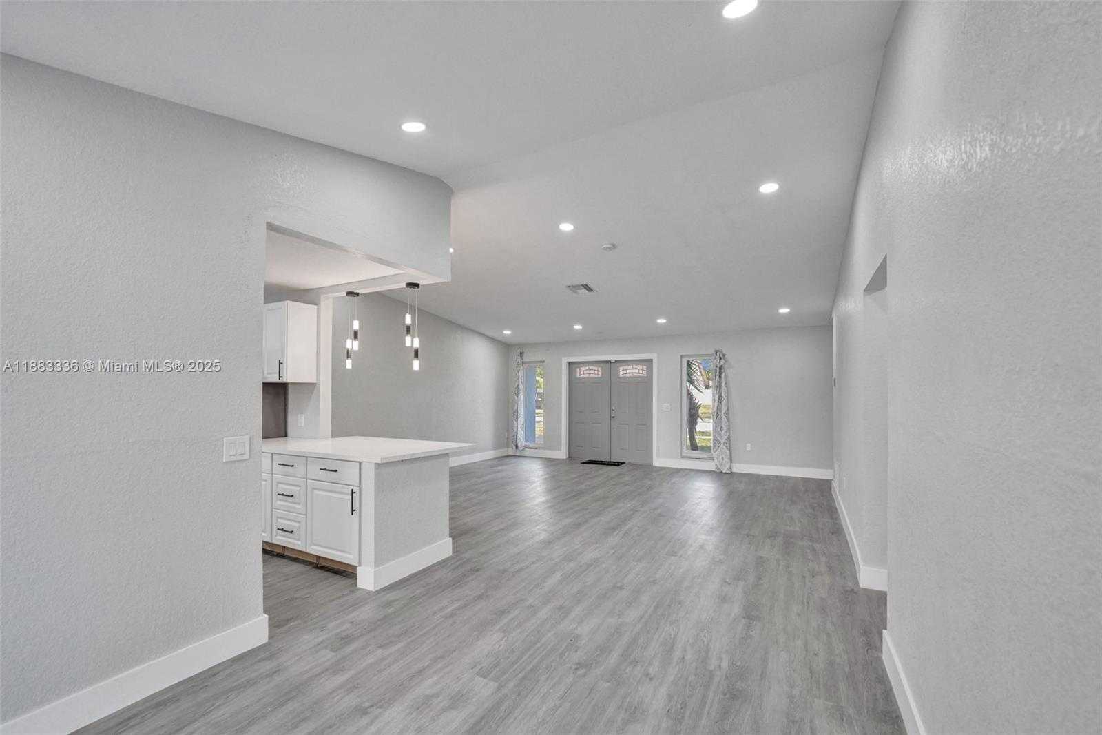 Small Image of 8400 NORTH WEST 7TH ST, Pembroke Pines Number 4
