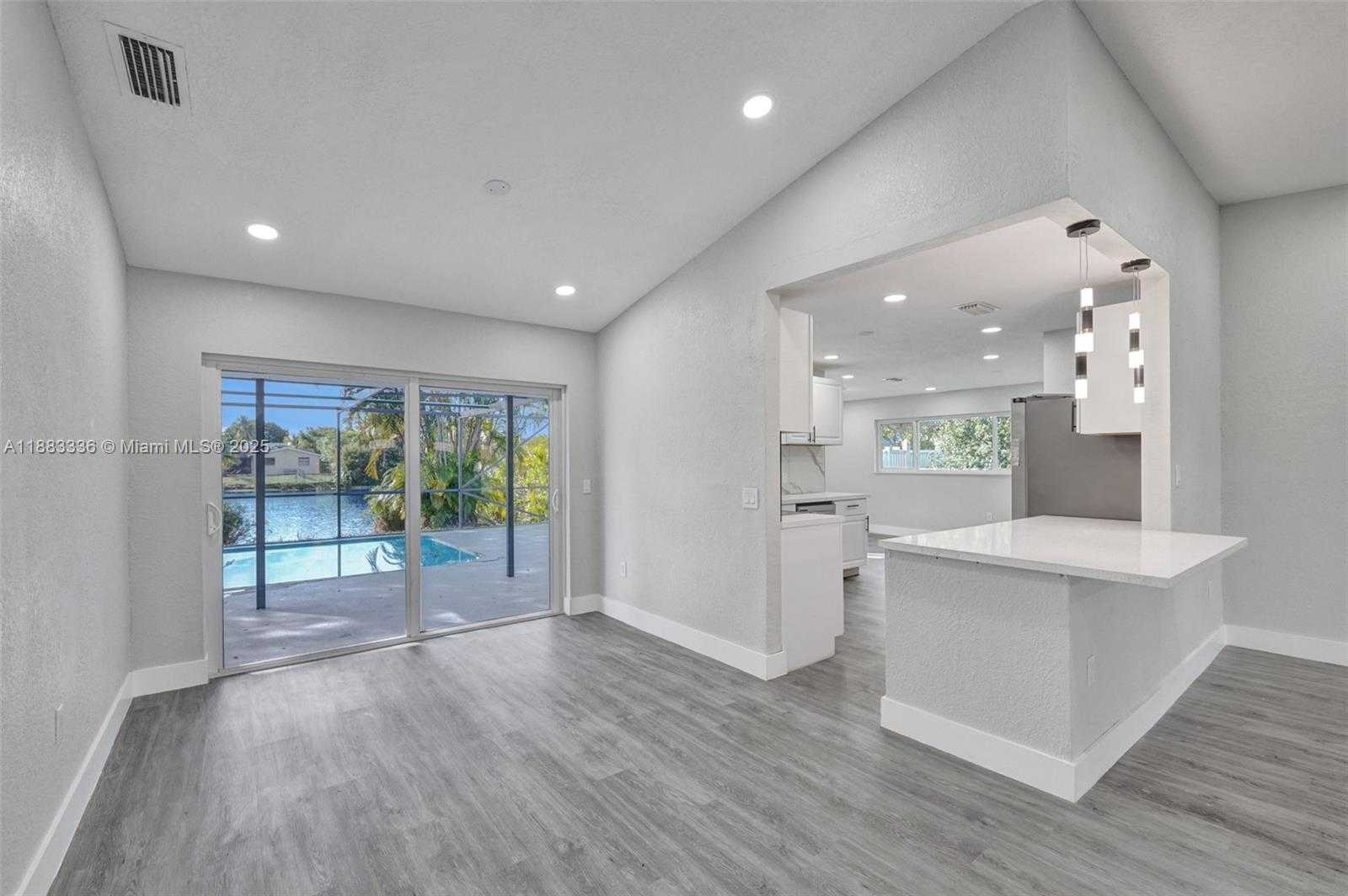 Small Image of 8400 NORTH WEST 7TH ST, Pembroke Pines Number 9