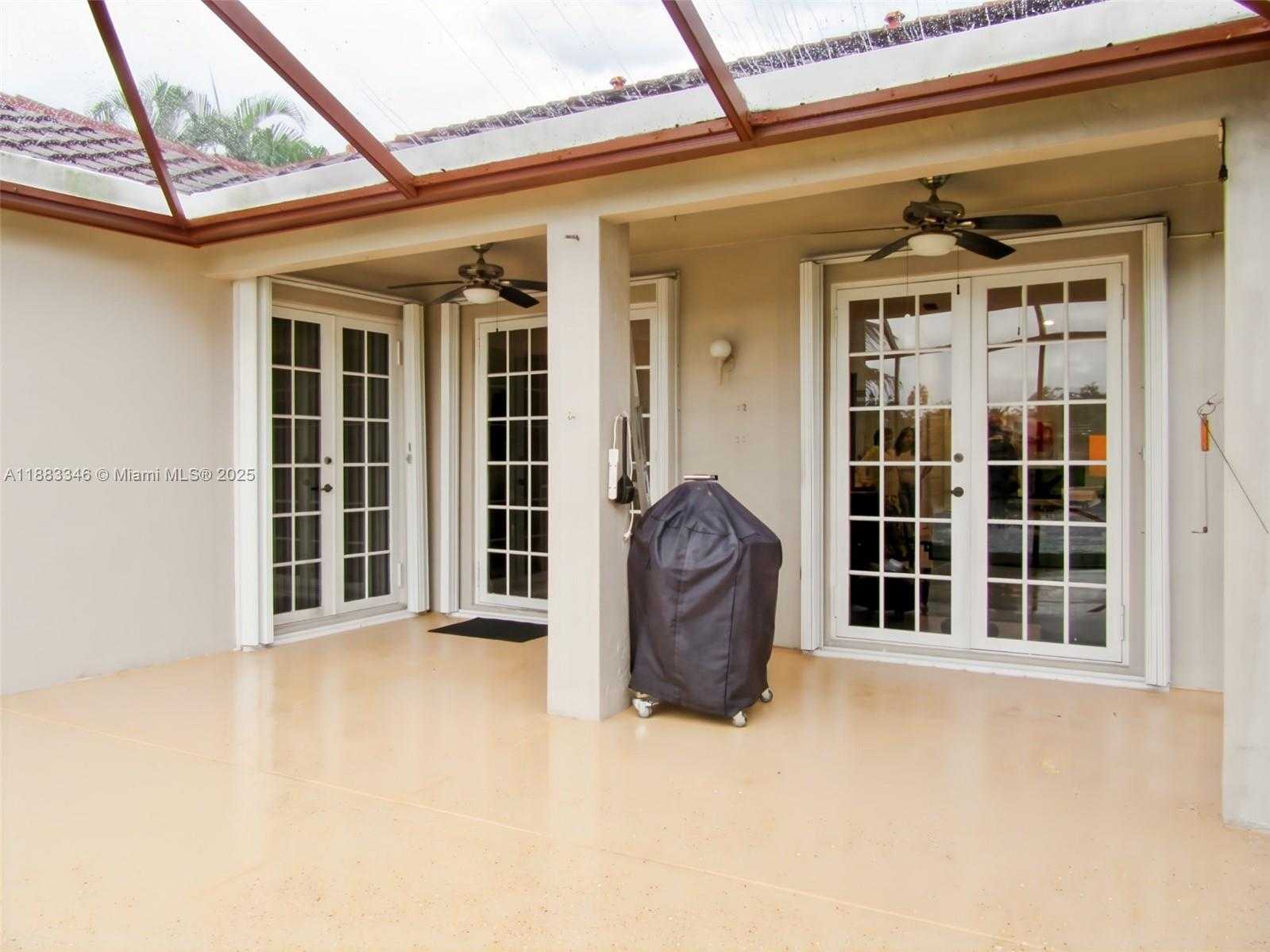 Small Image of 869 SAND CREEK CIR, Weston Number 18