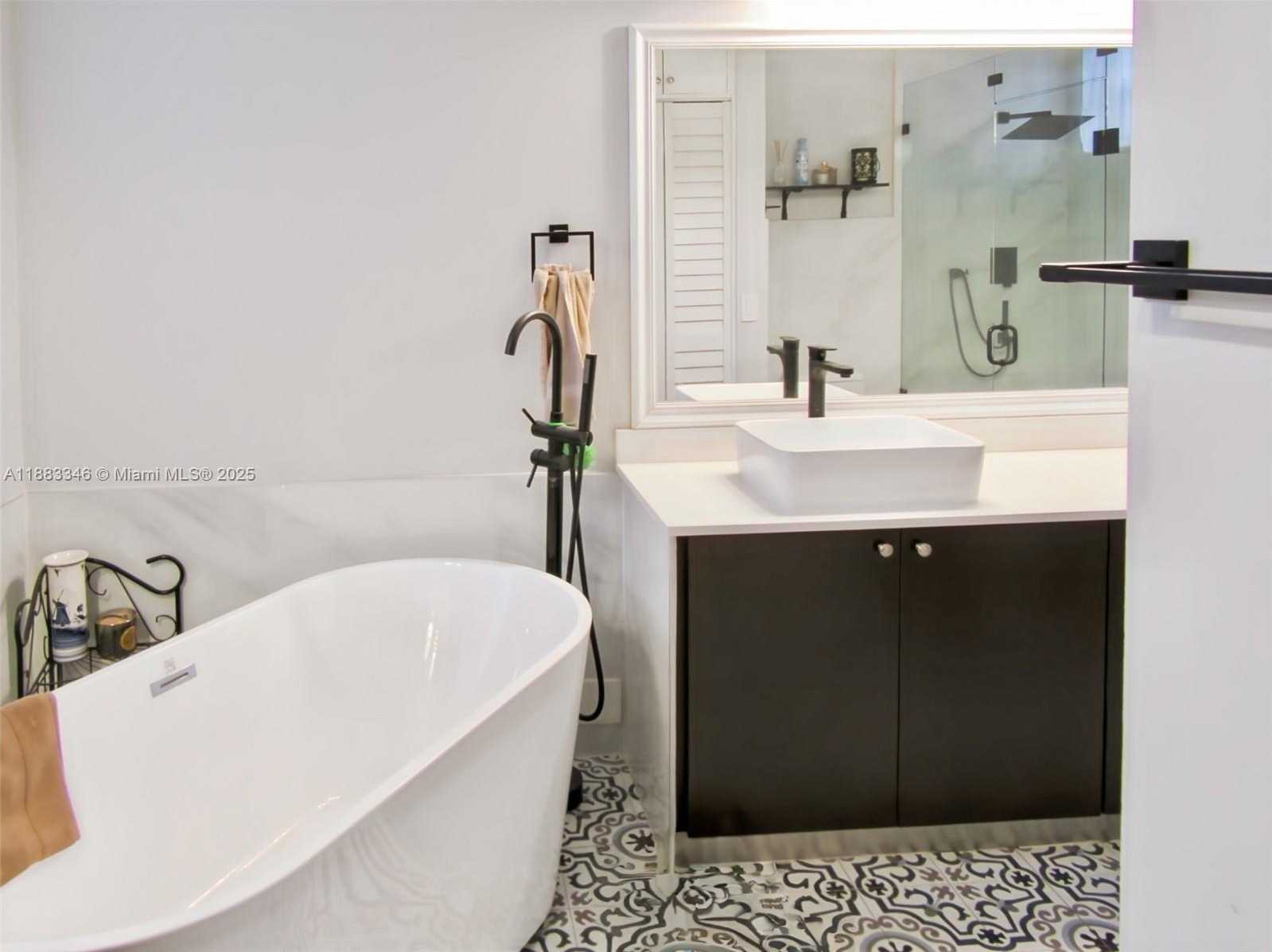 Small Image of 869 SAND CREEK CIR, Weston Number 19