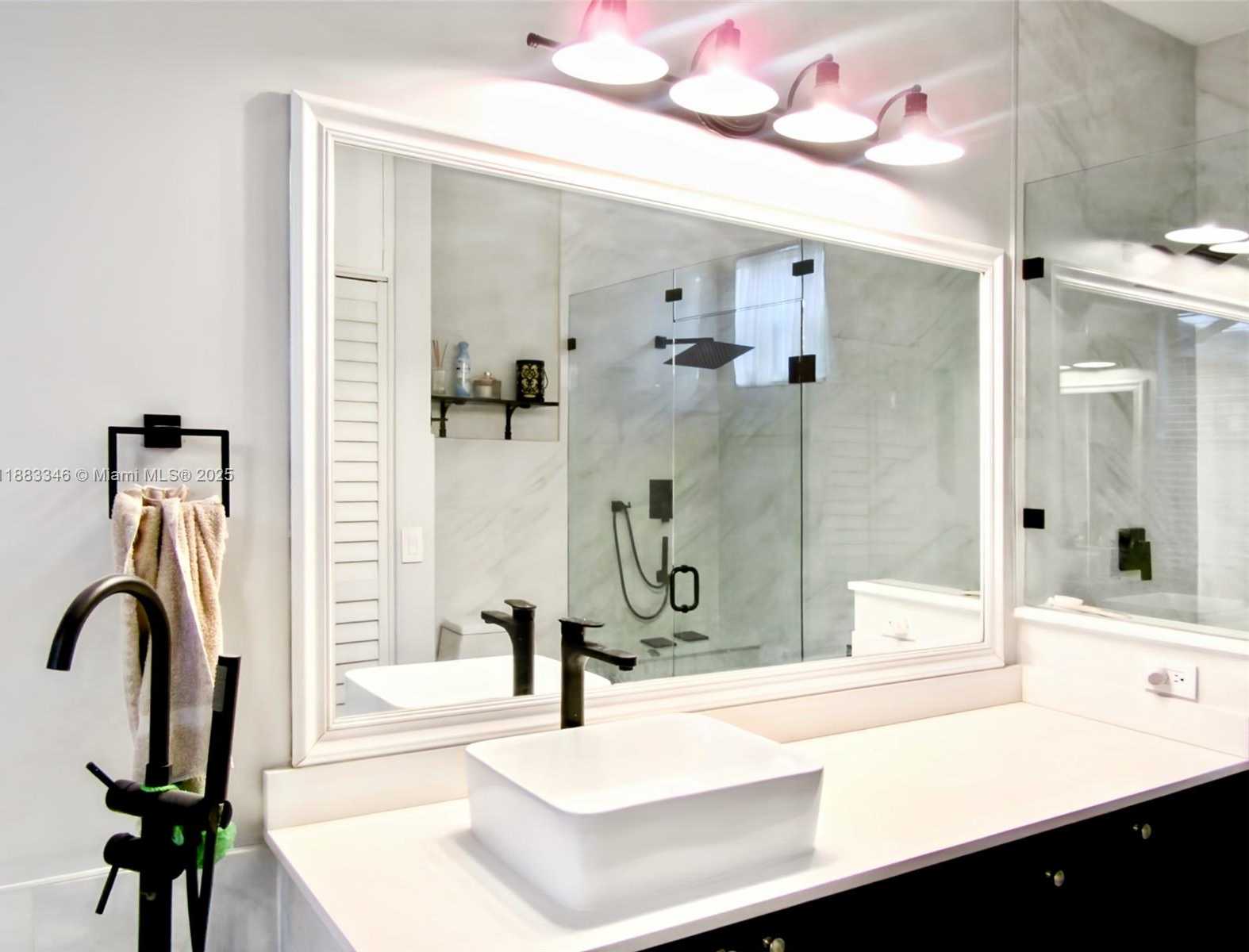 Small Image of 869 SAND CREEK CIR, Weston Number 20
