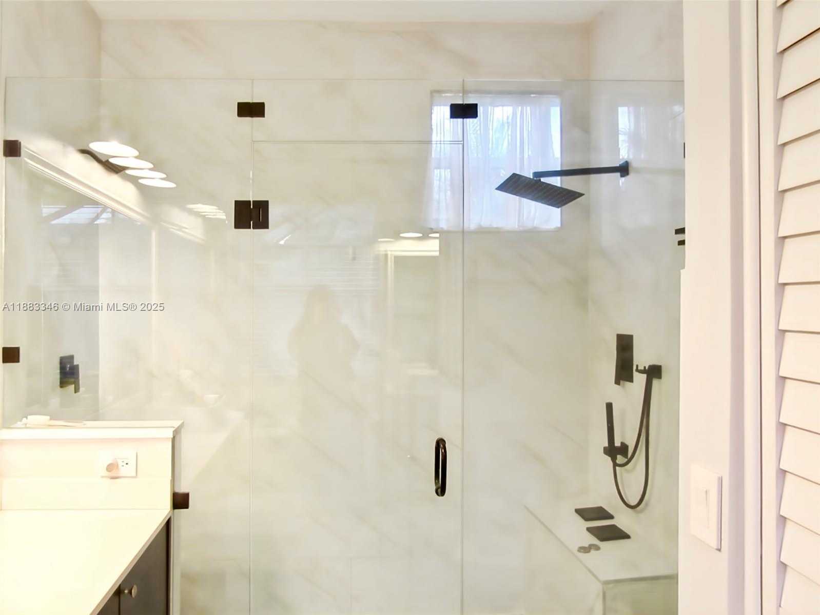 Small Image of 869 SAND CREEK CIR, Weston Number 23
