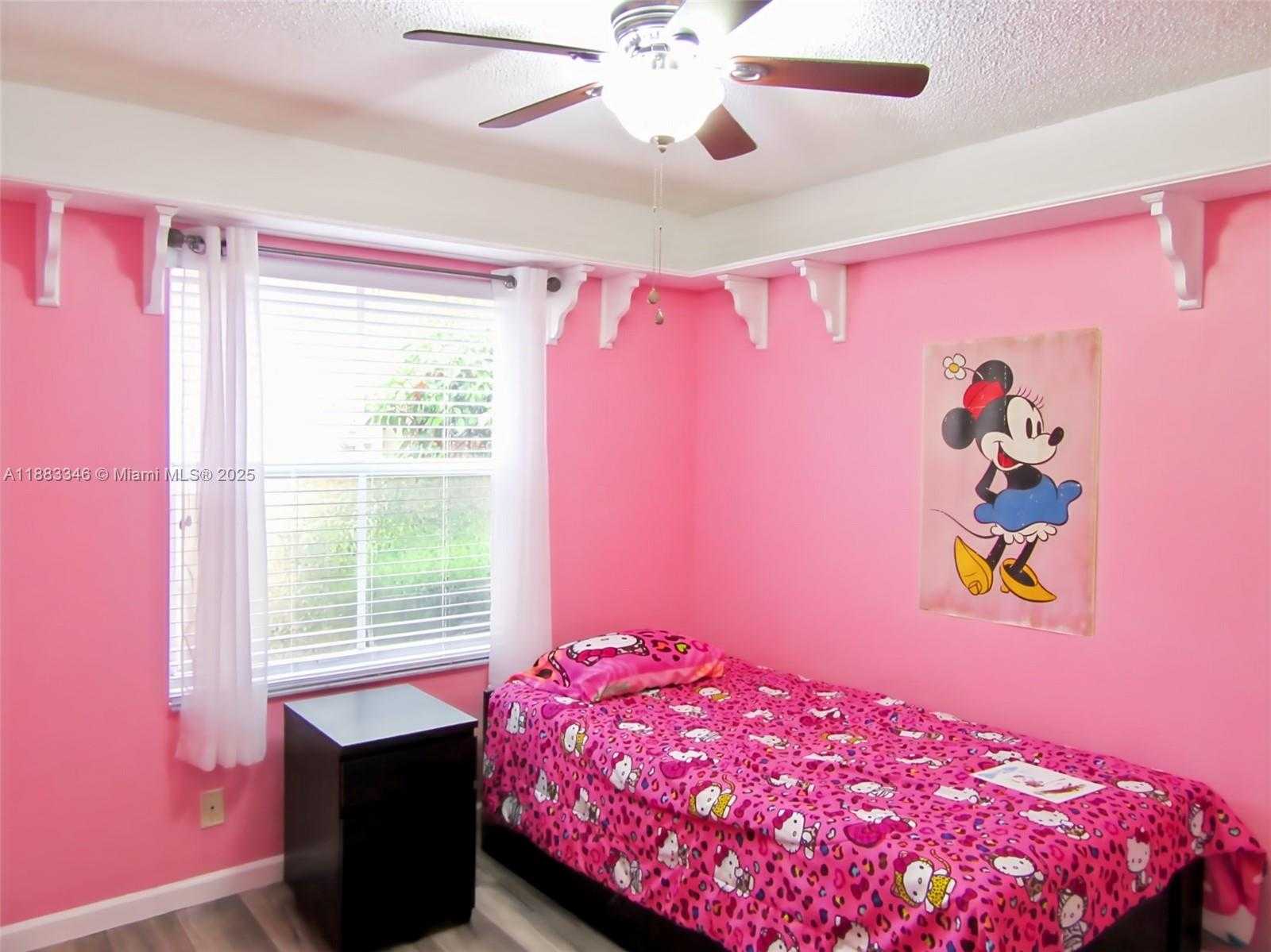 Small Image of 869 SAND CREEK CIR, Weston Number 27