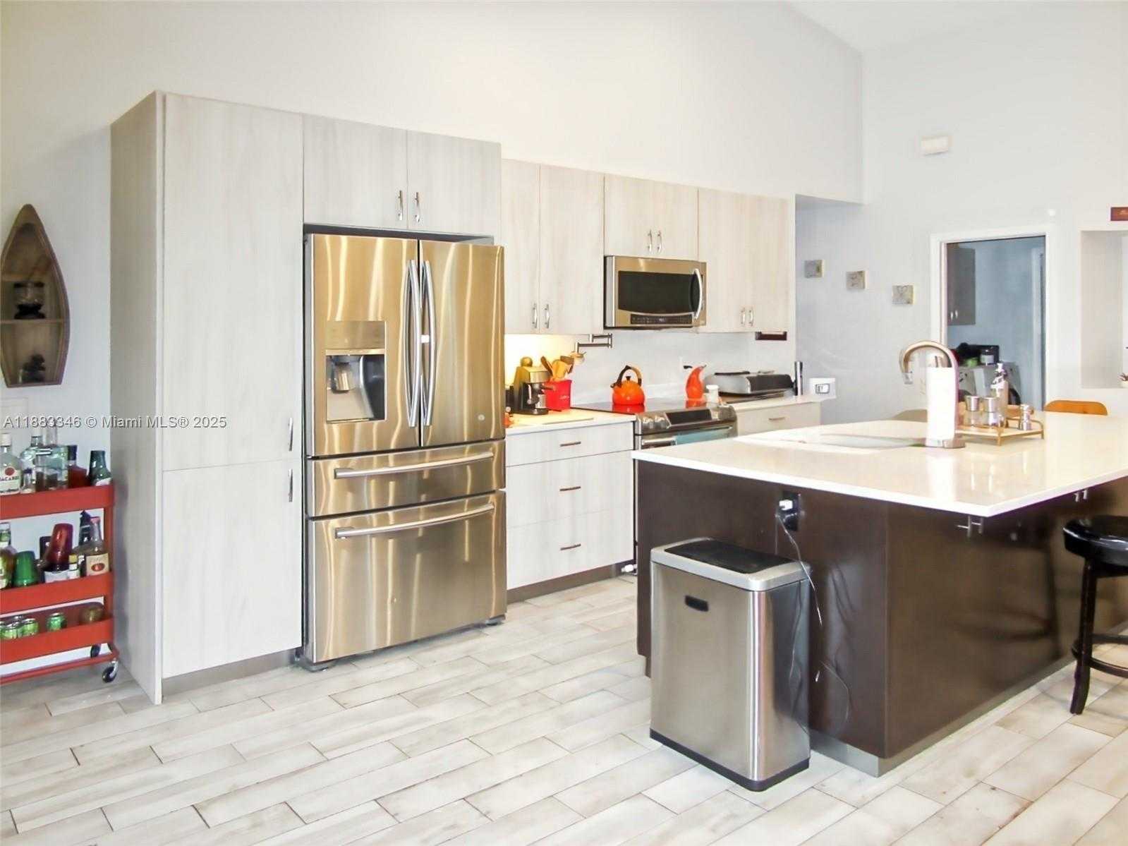 Small Image of 869 SAND CREEK CIR, Weston Number 4