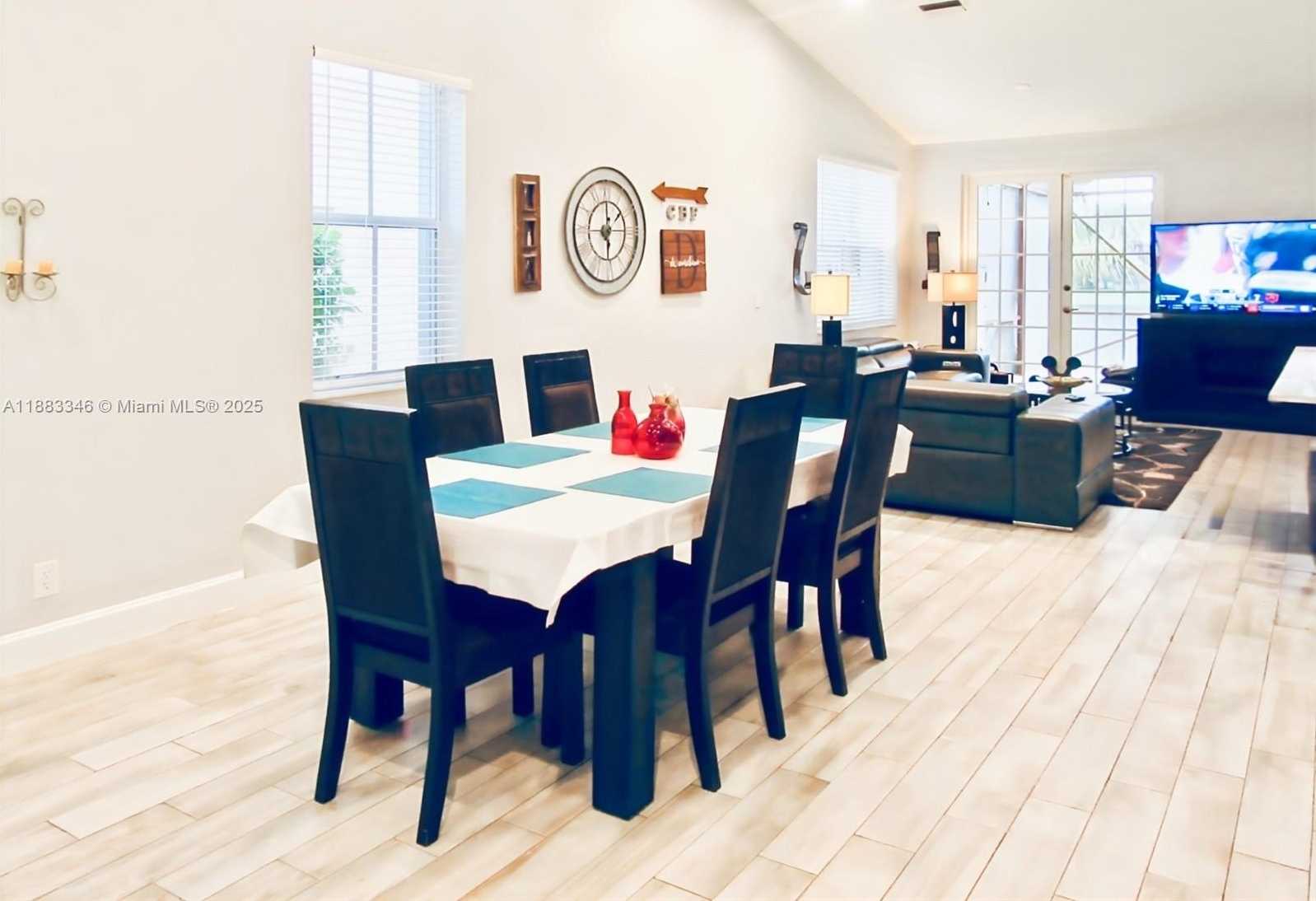 Small Image of 869 SAND CREEK CIR, Weston Number 9