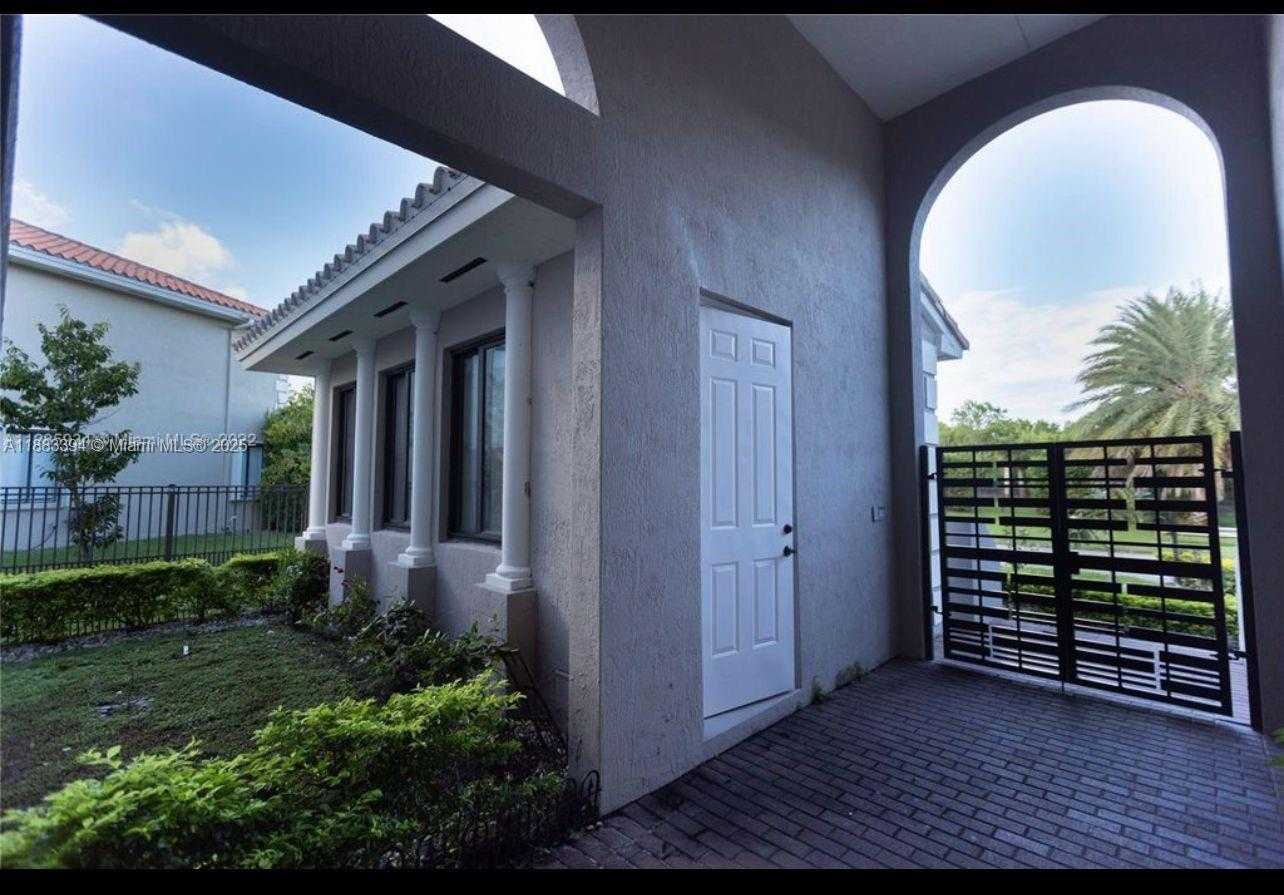Small Image of 7408 SOUTH WEST 189TH ST, Cutler Bay Number 4