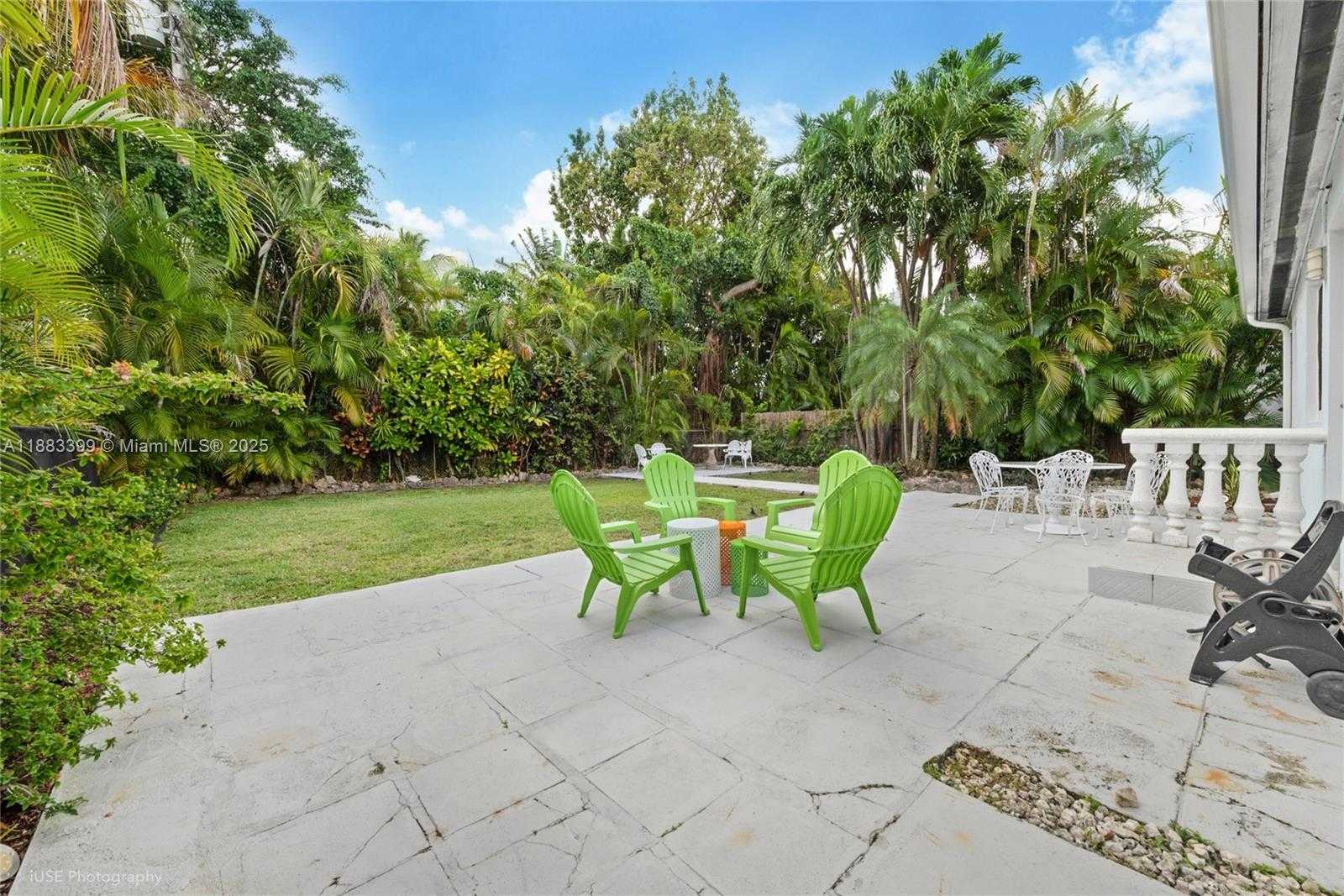 Small Image of 833 TANGIER ST, Coral Gables Number 11