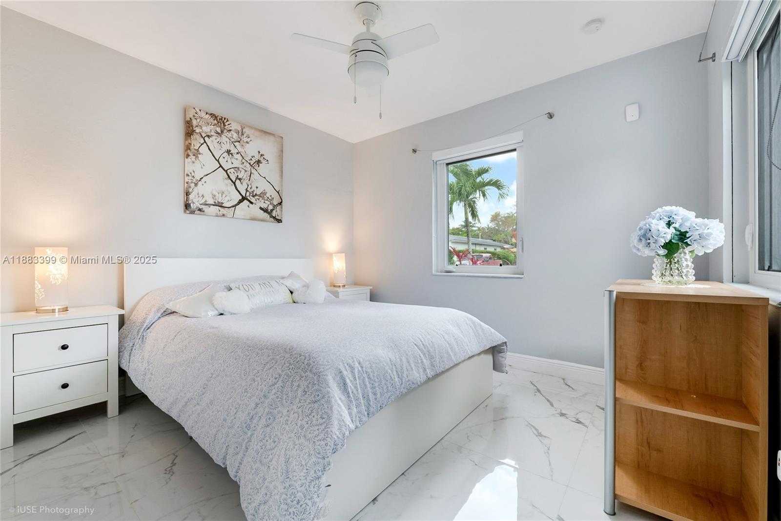 Small Image of 833 TANGIER ST, Coral Gables Number 8