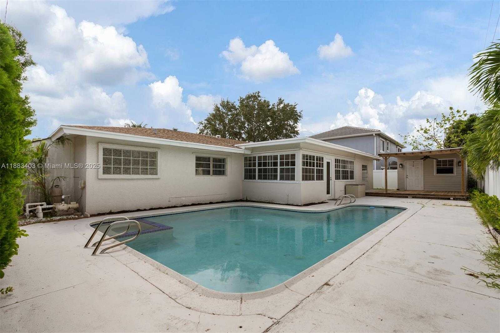 Small Image of 2505 NORTH EAST 35TH DR, Fort Lauderdale Number 16