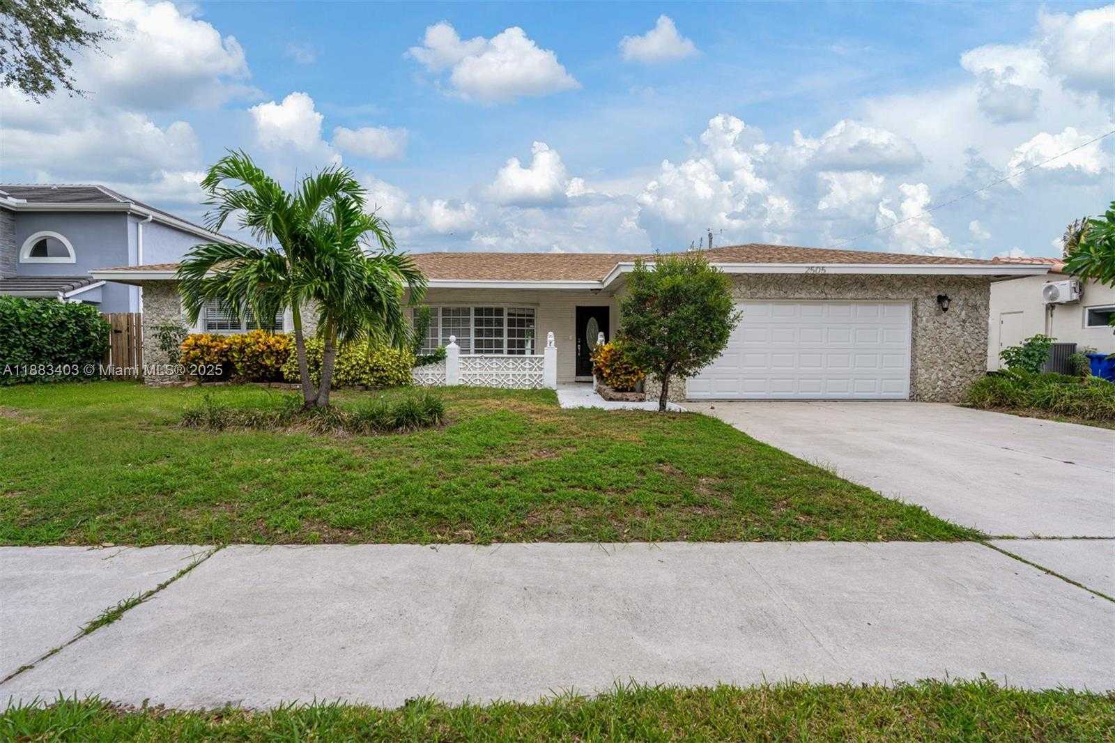 Small Image of 2505 NORTH EAST 35TH DR, Fort Lauderdale Number 3