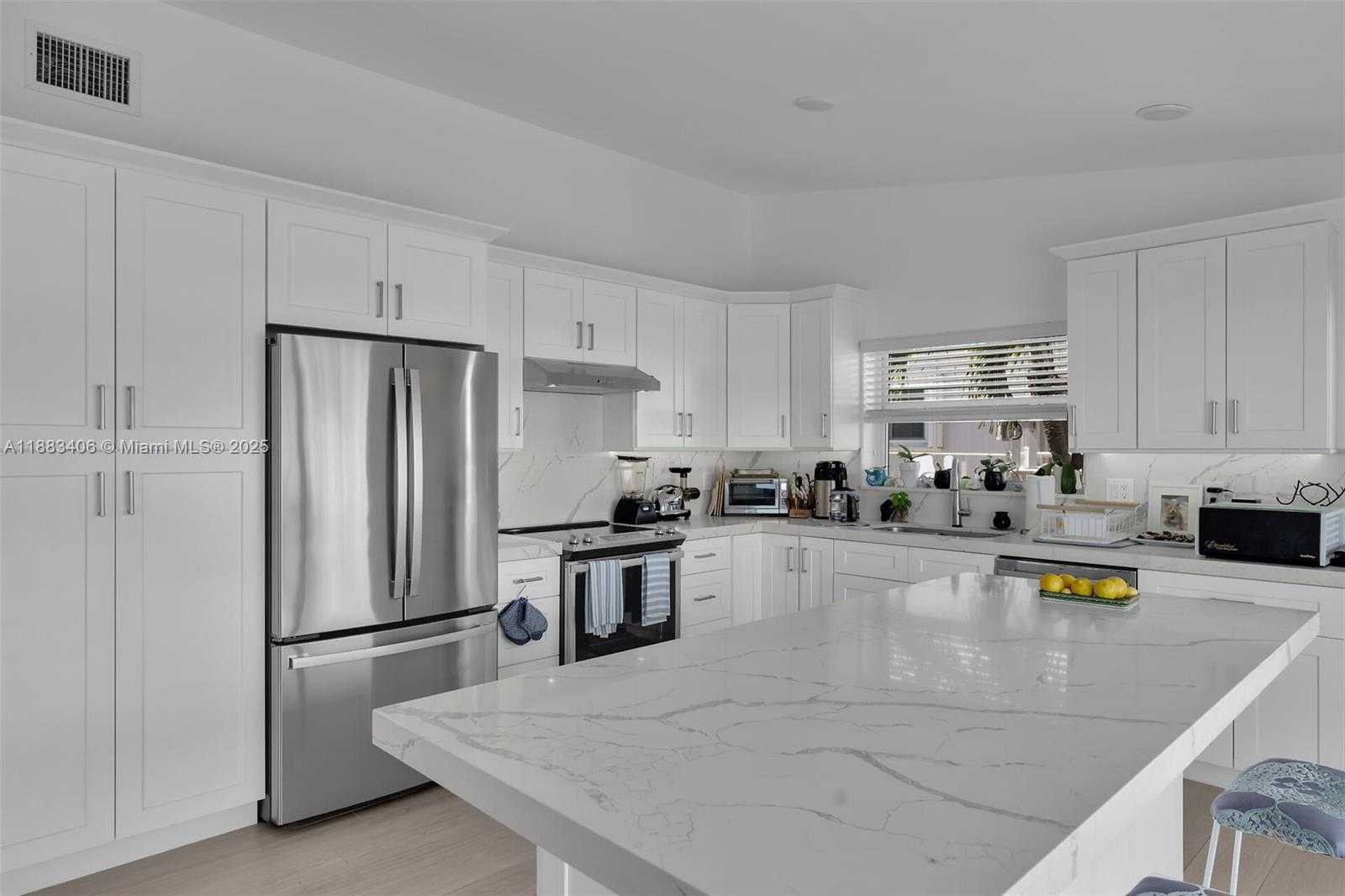 Small Image of 64 WEST PLAZA DEL SOL, Islamorada Number 8