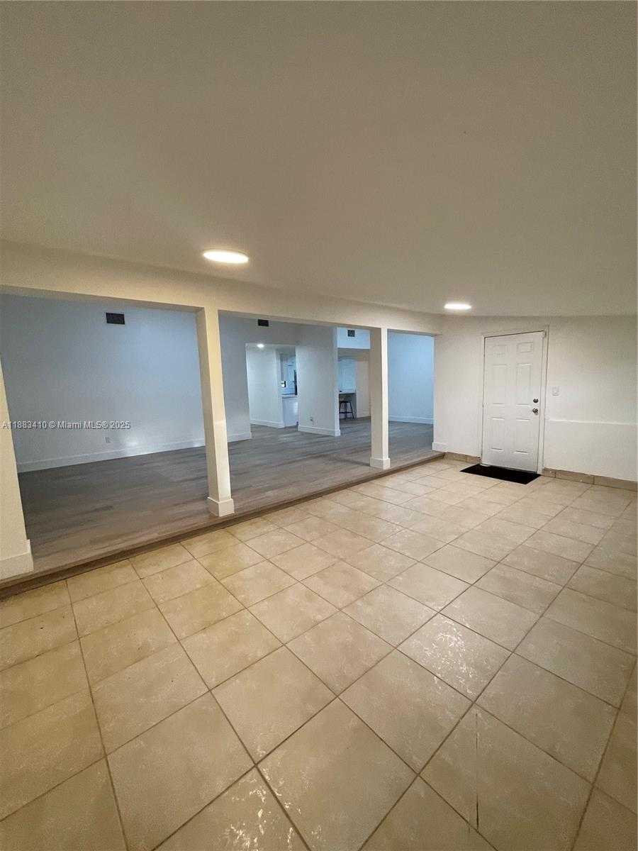 Small Image of 19620 NORTH WEST 5TH CT, Miami Gardens Number 11