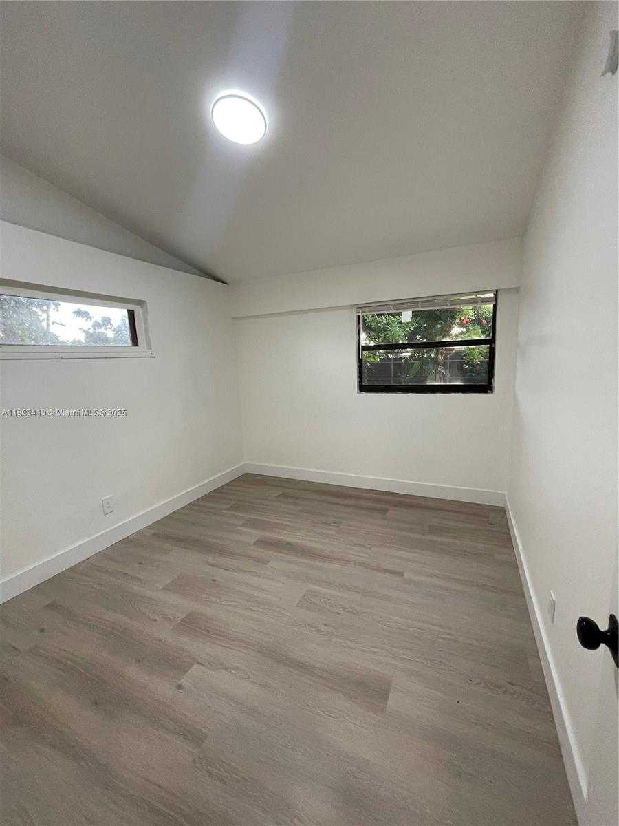 Small Image of 19620 NORTH WEST 5TH CT, Miami Gardens Number 20