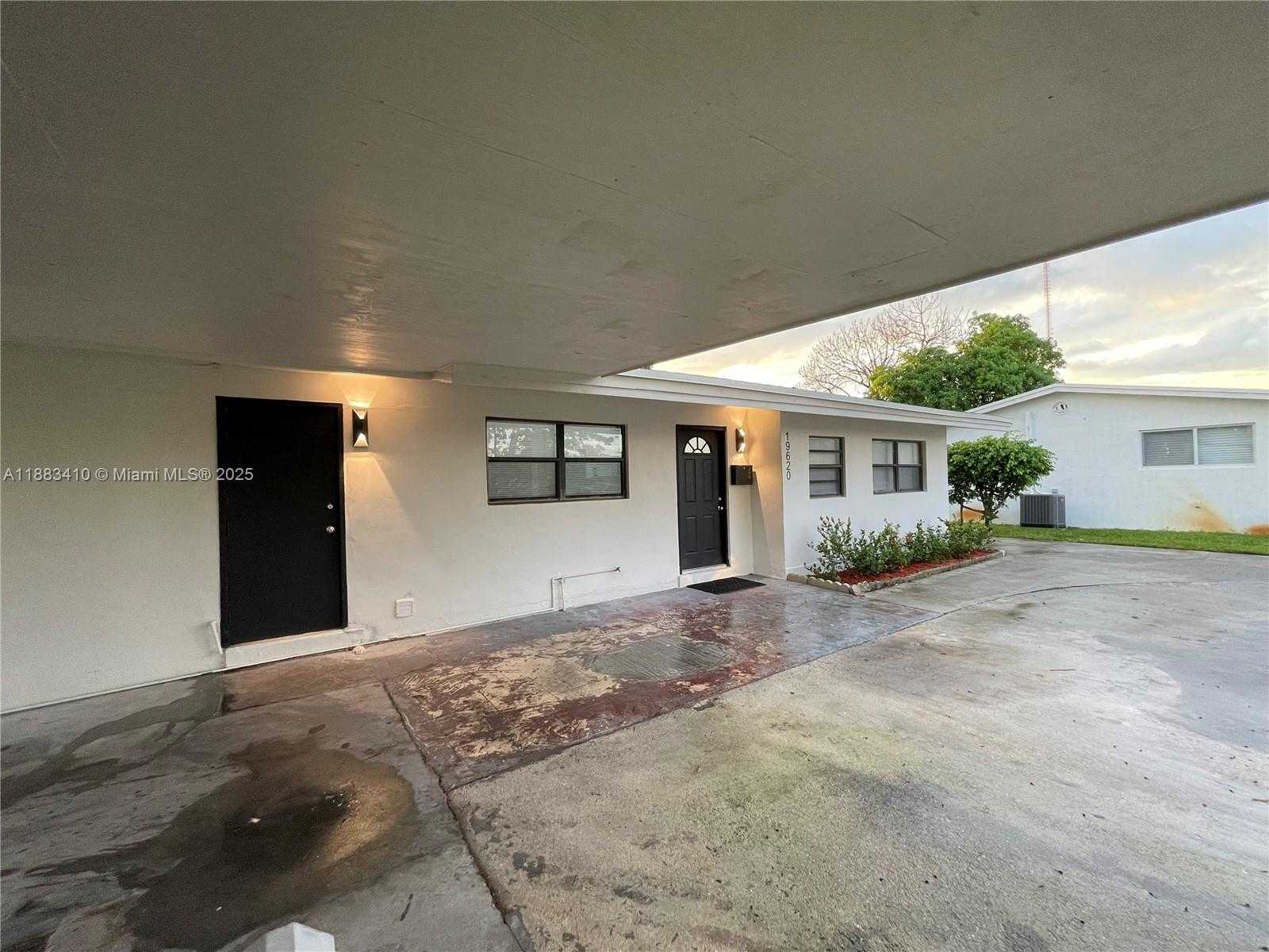 Small Image of 19620 NORTH WEST 5TH CT, Miami Gardens Number 27