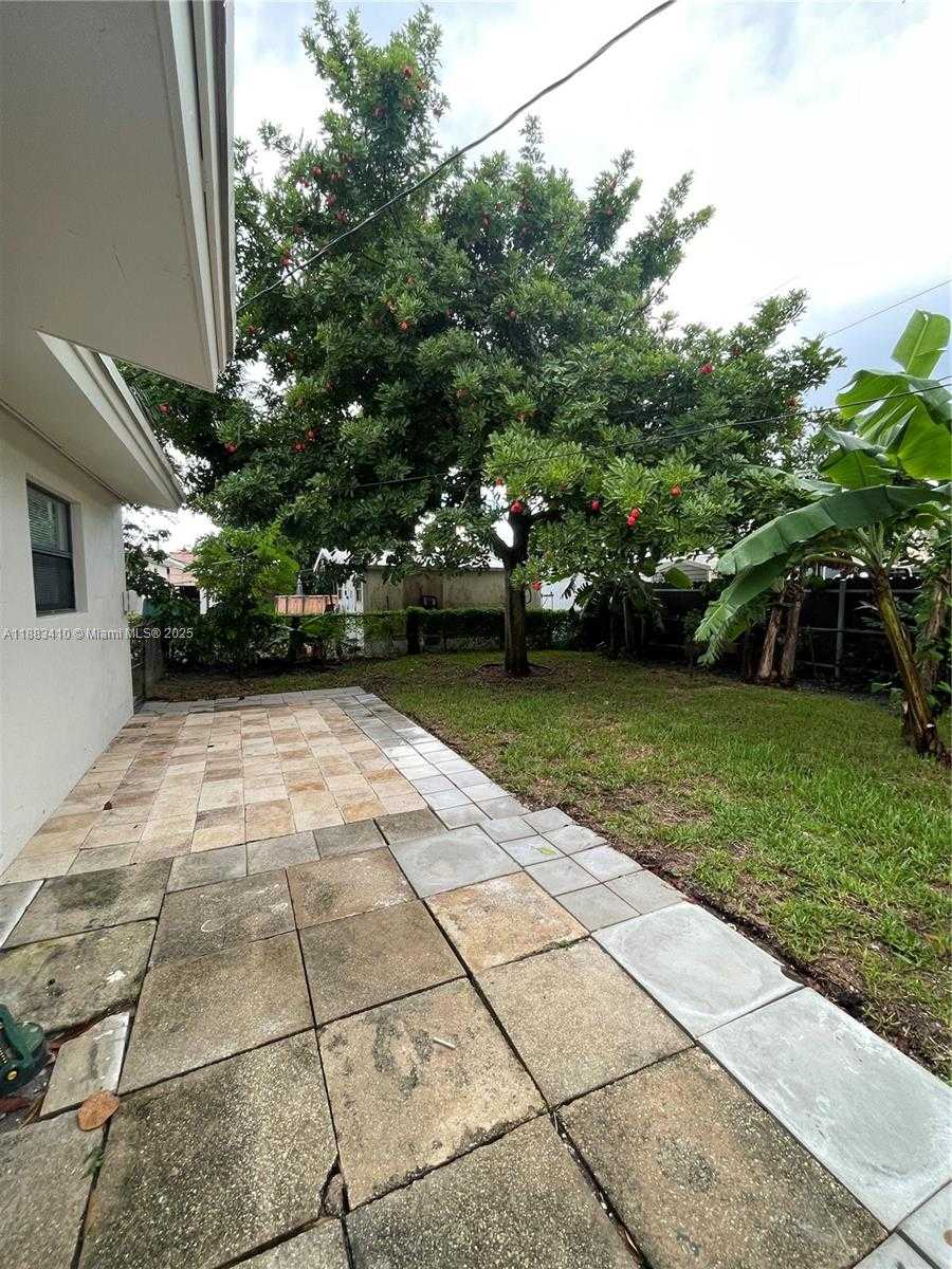 Small Image of 19620 NORTH WEST 5TH CT, Miami Gardens Number 28