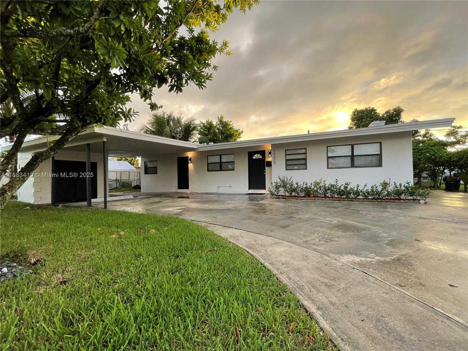 Small Image of 19620 NORTH WEST 5TH CT, Miami Gardens Number 3