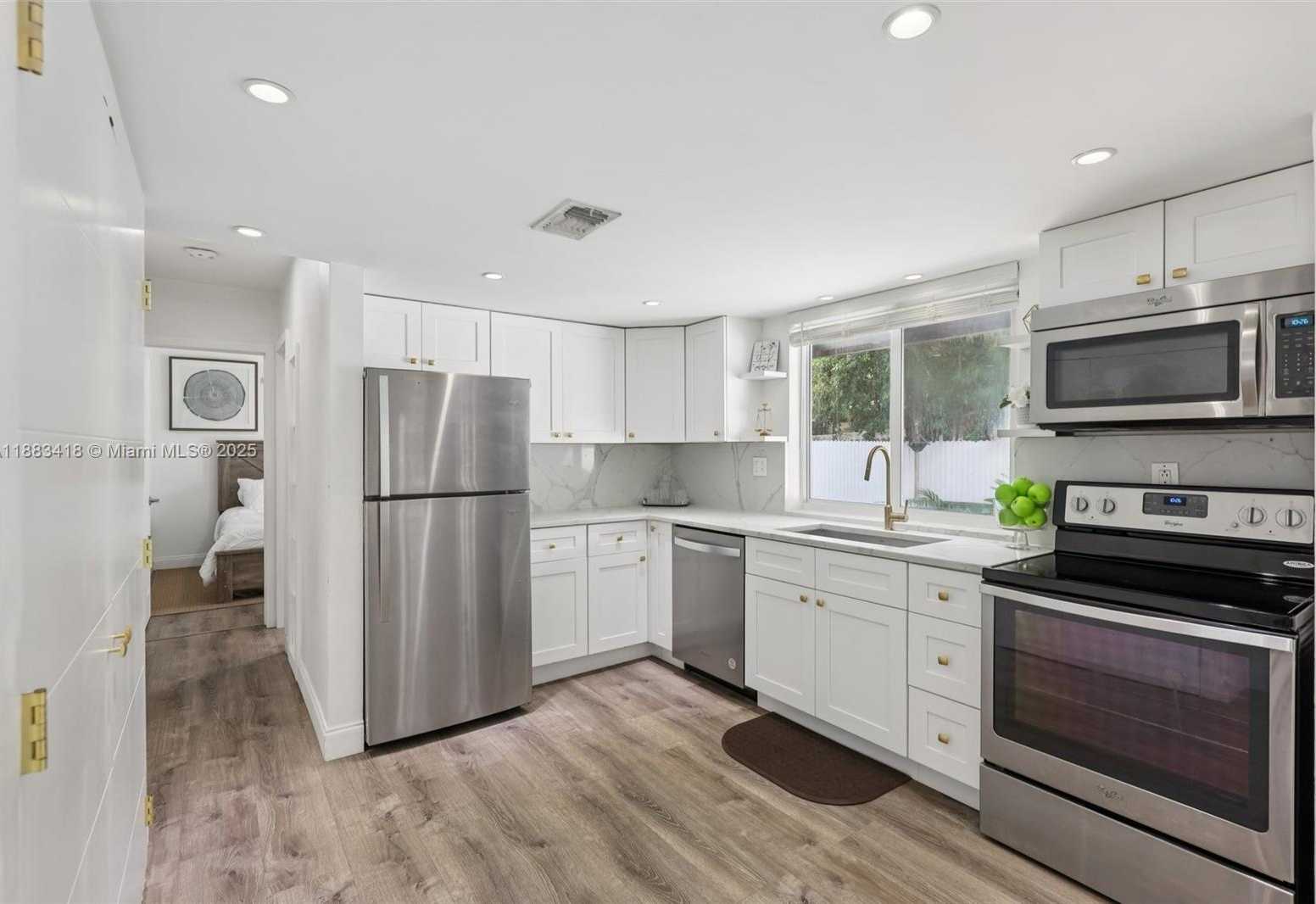 Small Image of 7952 SHALIMAR ST, Miramar Number 14