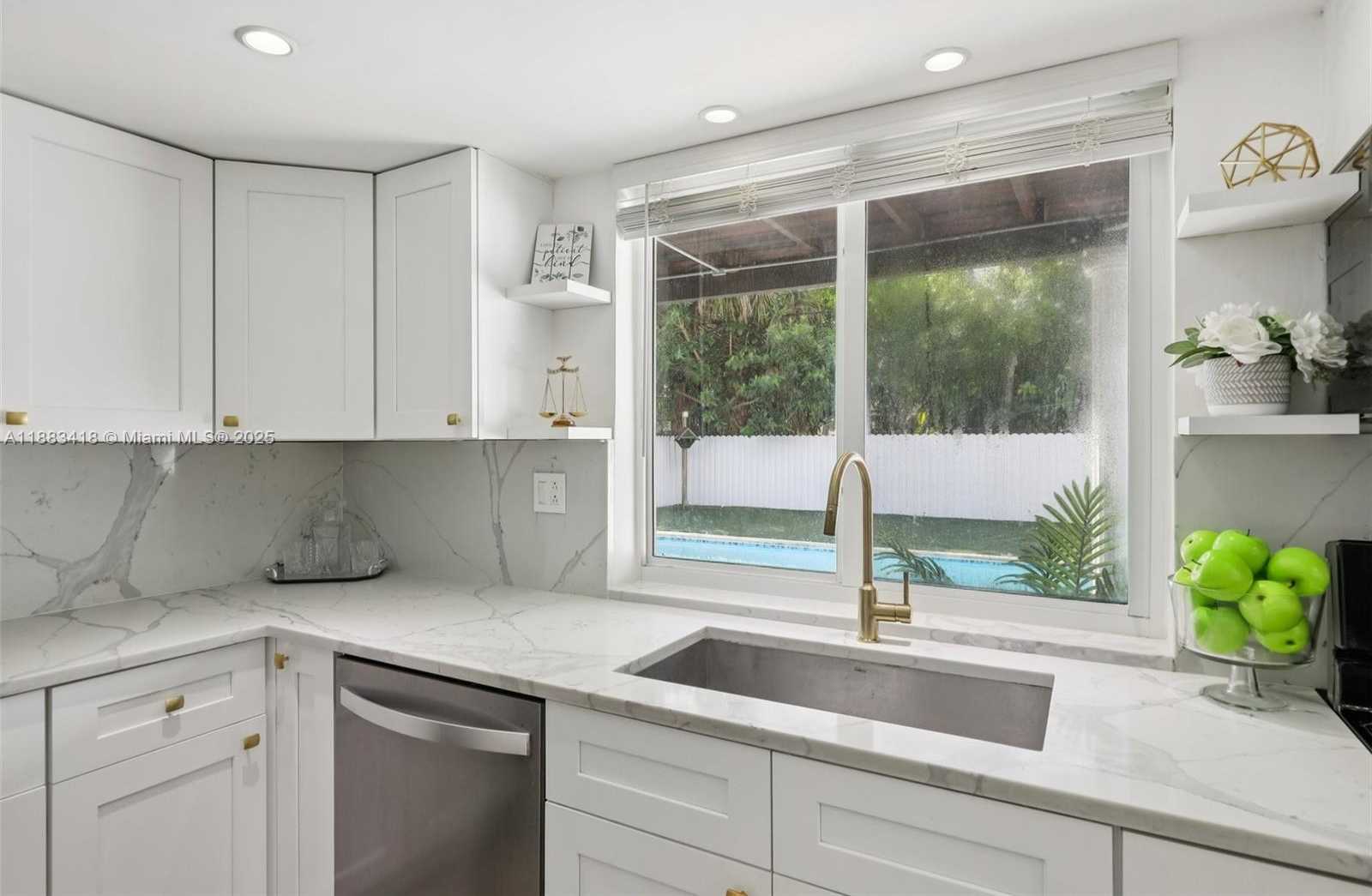 Small Image of 7952 SHALIMAR ST, Miramar Number 16